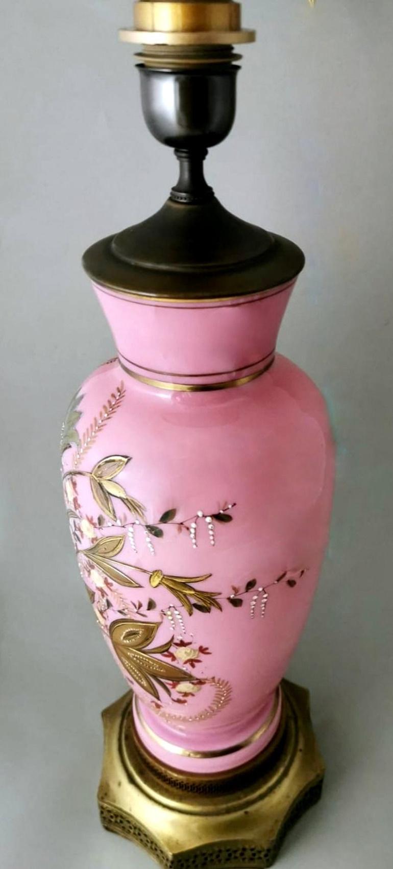 19th Century Napoleon III Style French Lamp In Hand-Painted Opaline Glass For Sale