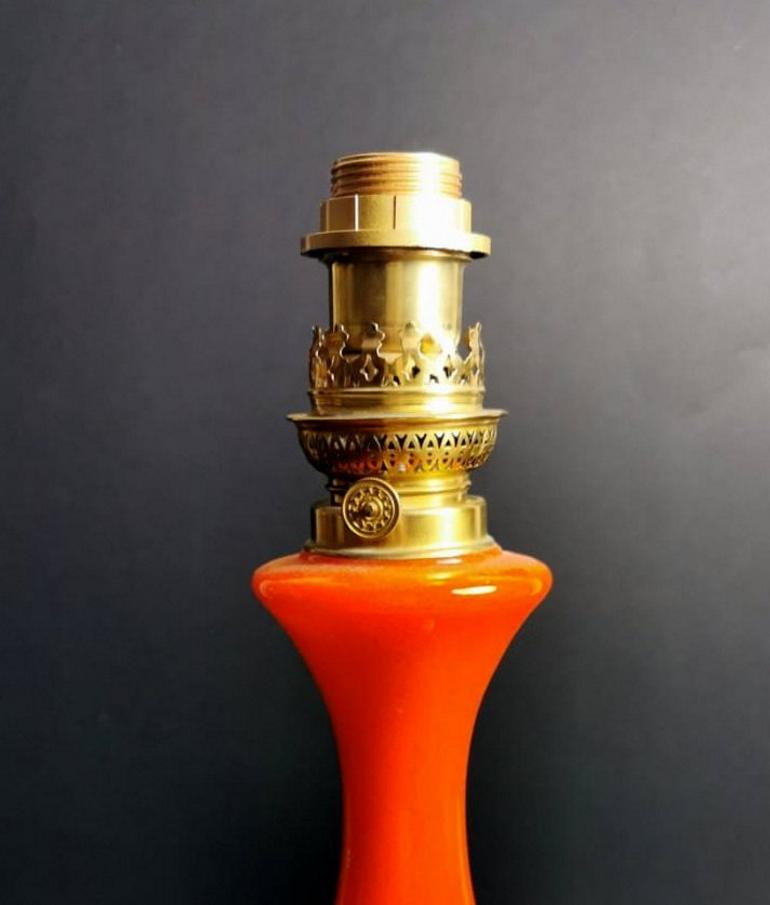 Napoleon III Style French Opaline Orange Glass Lamp Golden Brass Base In Good Condition For Sale In Prato, Tuscany