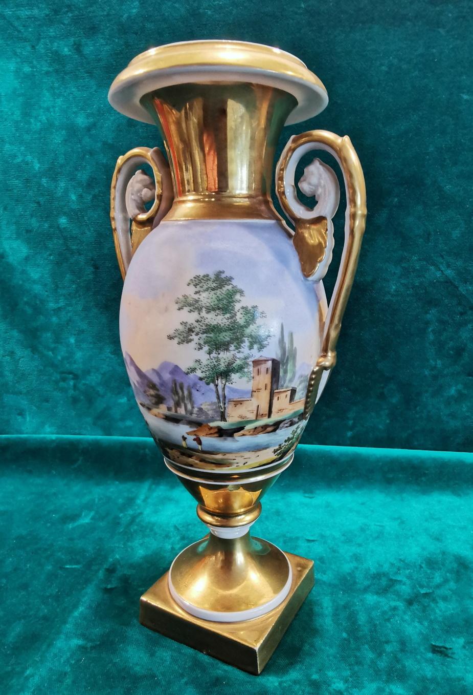 We kindly suggest you read the whole description, because with it we try to give you detailed technical and historical information to guarantee the authenticity of our objects.
Very elegant and iconic vase made of white French porcelain; the