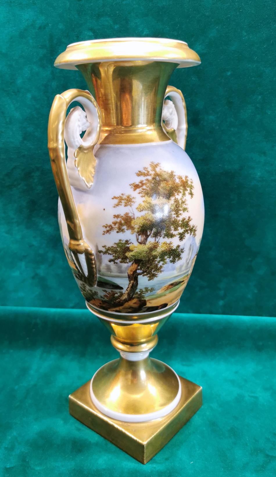 Napoleon III Style French Vase Porcelain De Paris Hand-Painted and Pure Gold 1