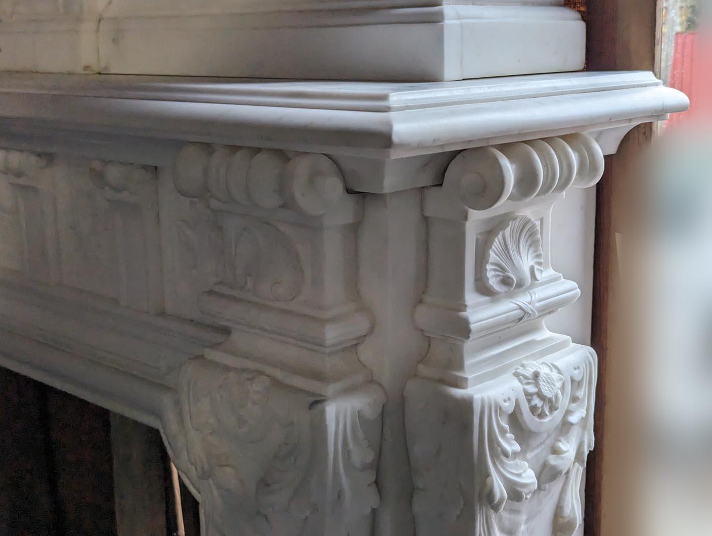Napoleon III-Style Mantelpiece in Statuario Carrara Marble Including a Clock For Sale 4