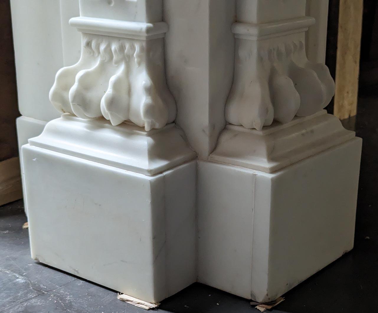 Napoleon III-Style Mantelpiece in Statuario Carrara Marble Including a Clock For Sale 2