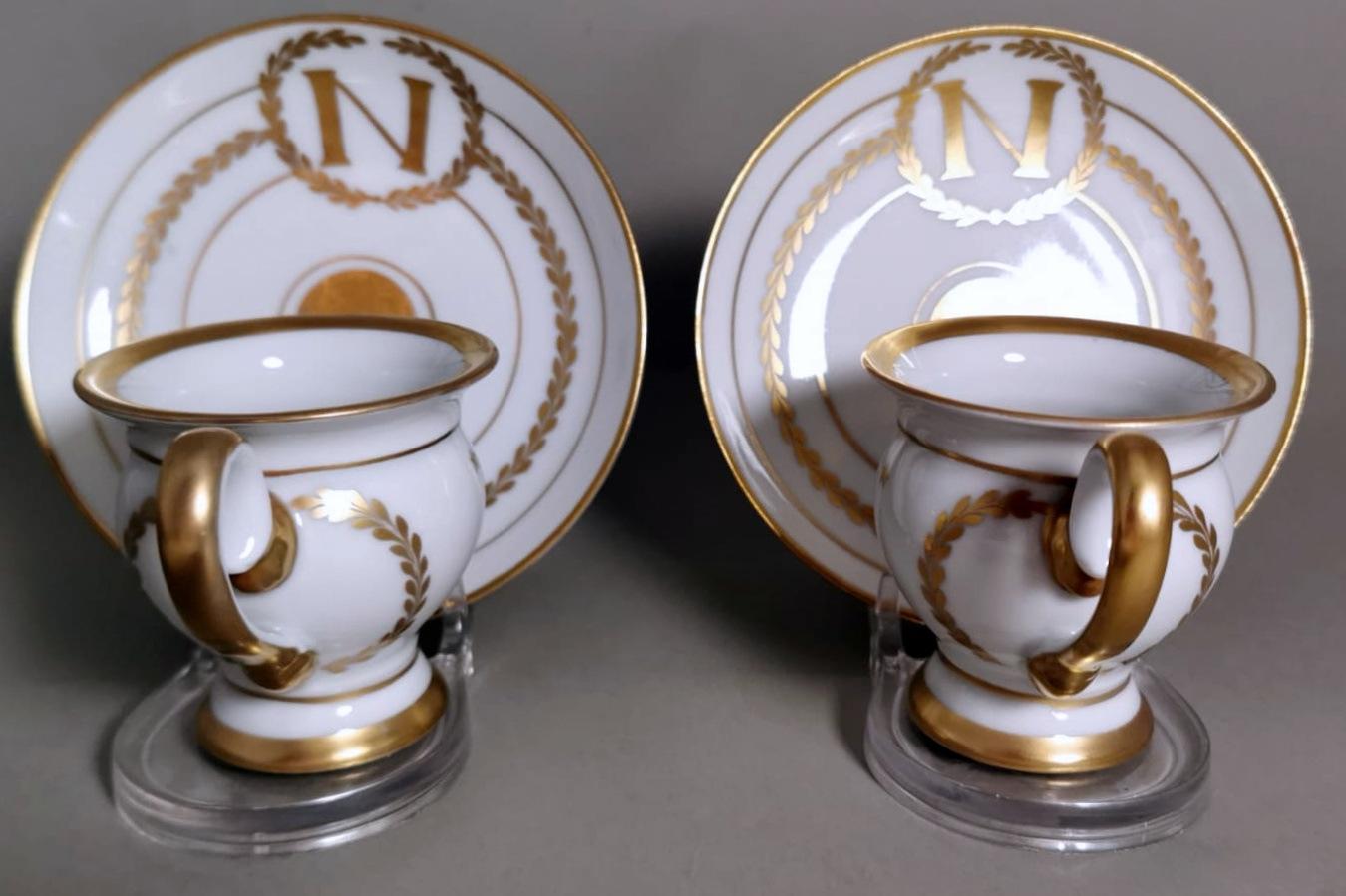 Napoleon III Style Pair Of Limoges Porcelain Cups With Plate Hand Painted In Good Condition For Sale In Prato, Tuscany