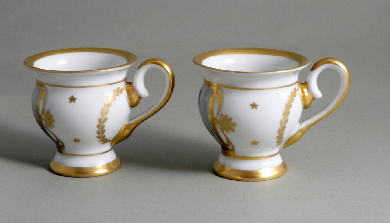 Napoleon III Style Pair Of Limoges Porcelain Cups With Plate Hand Painted For Sale 2