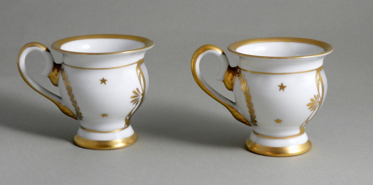 Napoleon III Style Pair Of Limoges Porcelain Cups With Plate Hand Painted For Sale 3