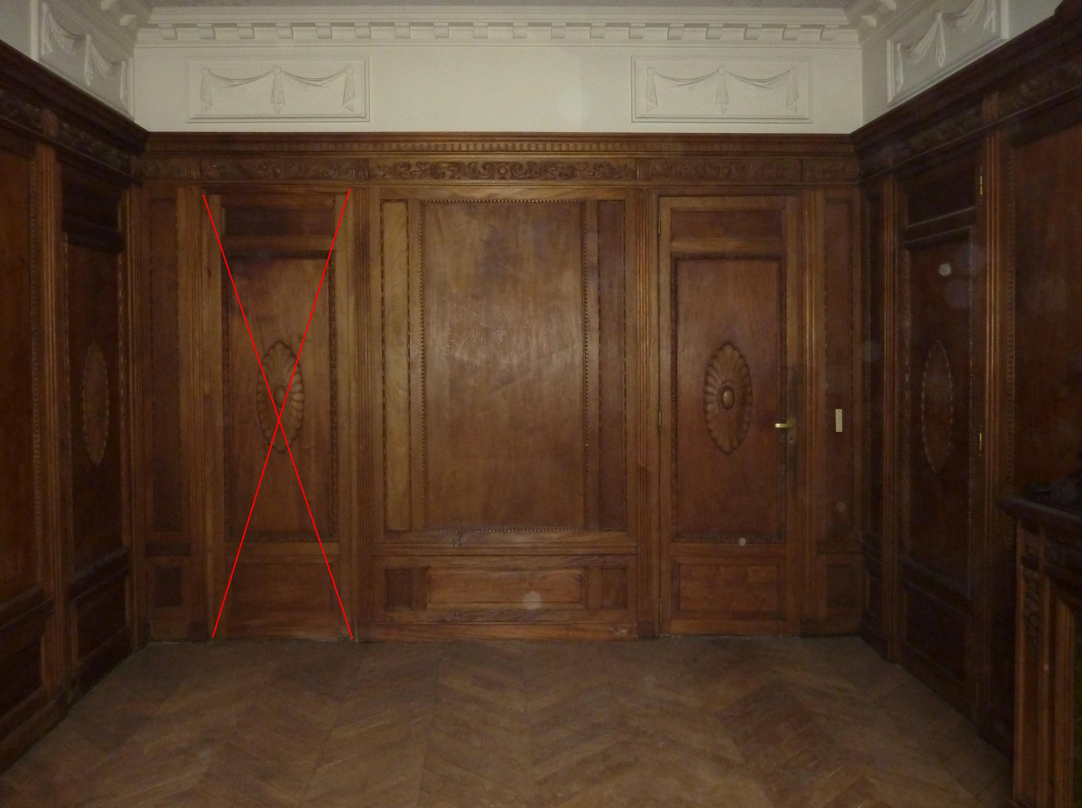 Getäfeltes Zimmer im Stil Napoleons III. mit Kamin und Spiegel (Geschnitzt) im Angebot
