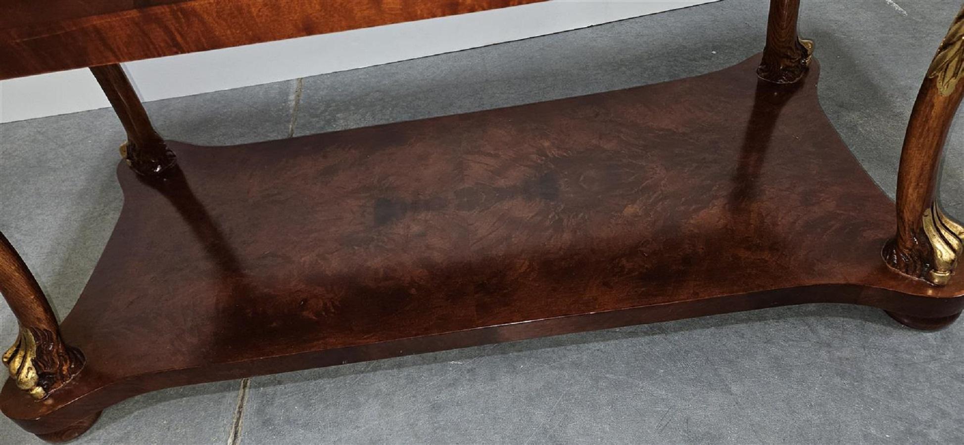 Noyer Table basse de style Napoléon III en loupe parcellaire dorée Tête d'aigle, 20e siècle en vente