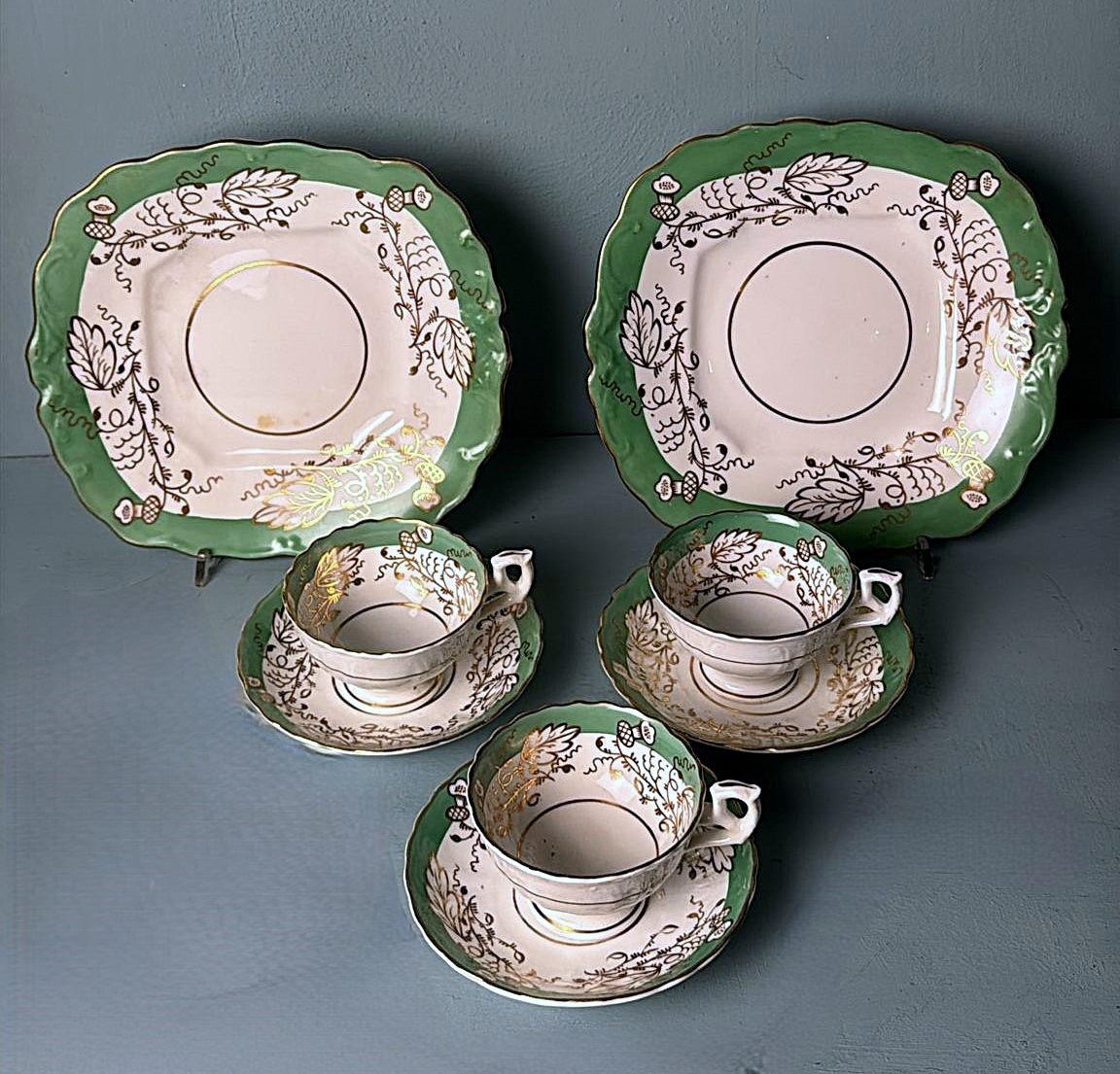 Napoleon III Style Porcelaine de Paris Kaffee Set 8 Pieces Vergoldete Blumendekoration im Zustand „Gut“ im Angebot in Prato, Tuscany