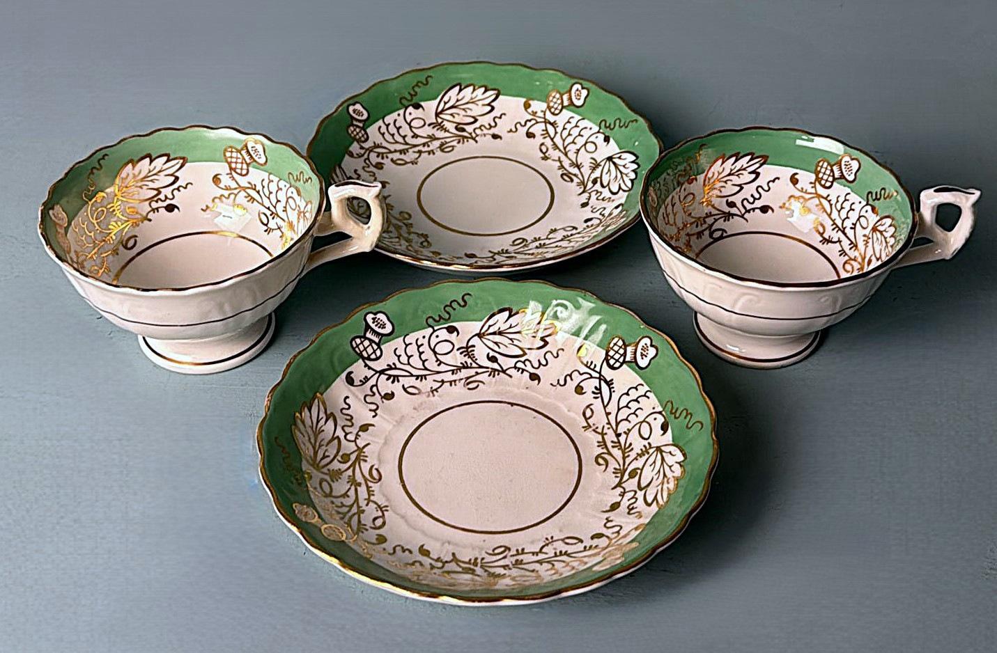 Napoleon III Style Porcelaine de Paris Kaffee Set 8 Pieces Vergoldete Blumendekoration (19. Jahrhundert) im Angebot