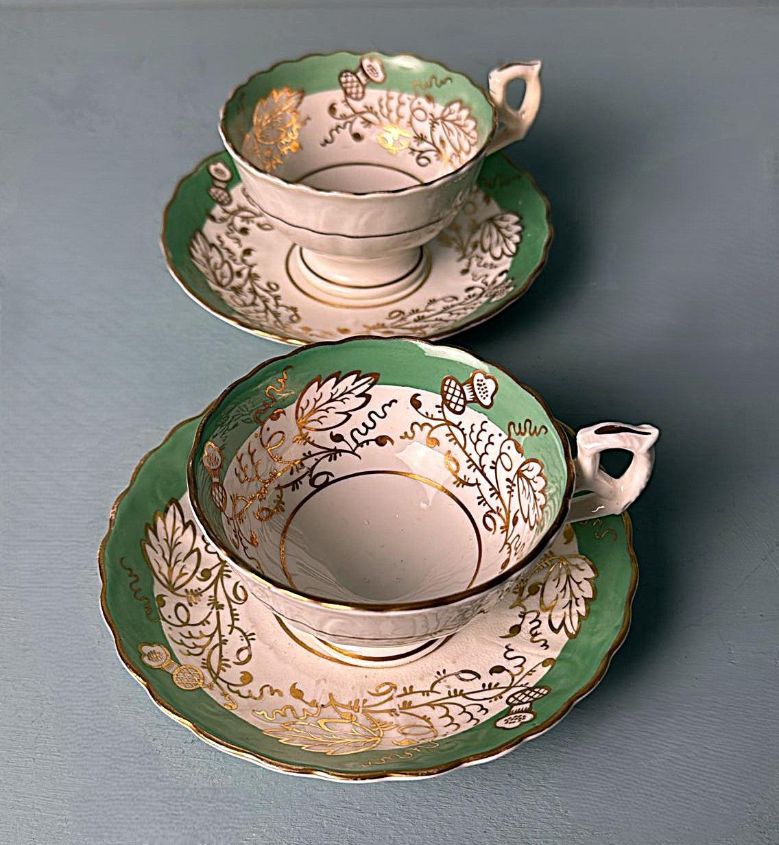 Napoleon III Style Porcelaine de Paris Kaffee Set 8 Pieces Vergoldete Blumendekoration im Angebot 1