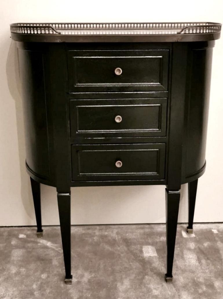 small french chest of drawers