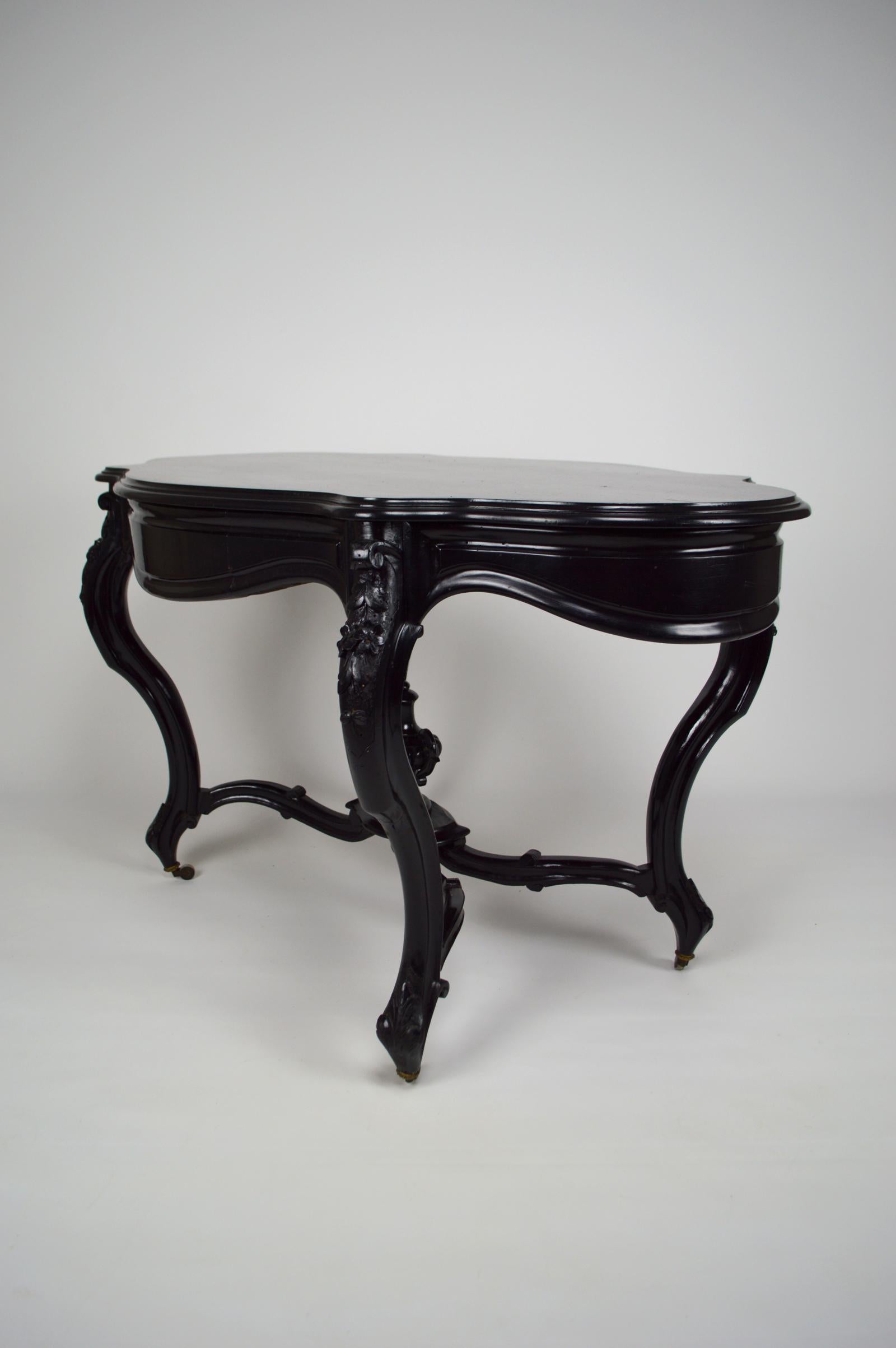 Tisch und Stühle im Stil Napoleons III. aus geschwärztem Holz, Frankreich, um 1870 2