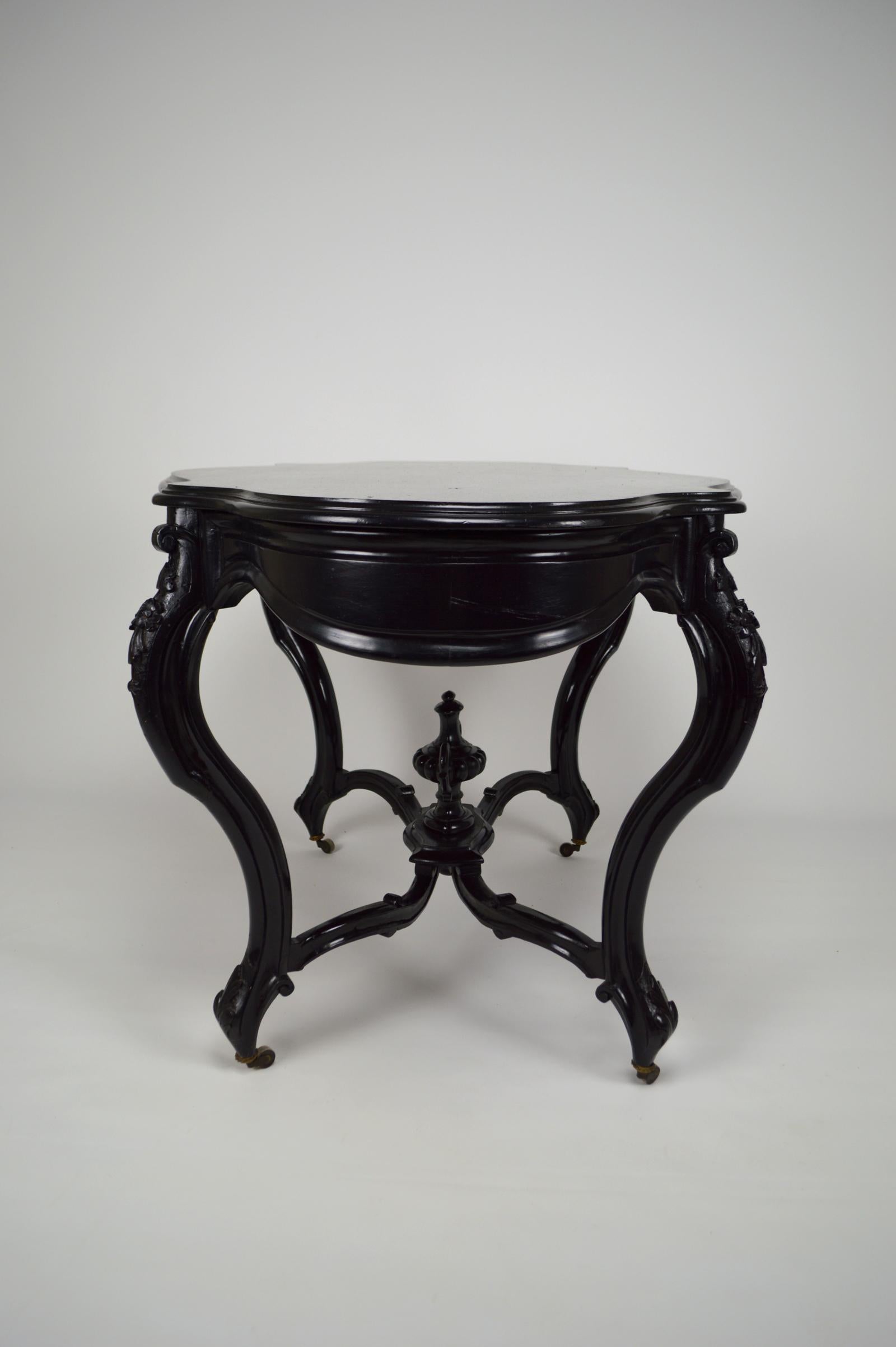 Tisch und Stühle im Stil Napoleons III. aus geschwärztem Holz, Frankreich, um 1870 4