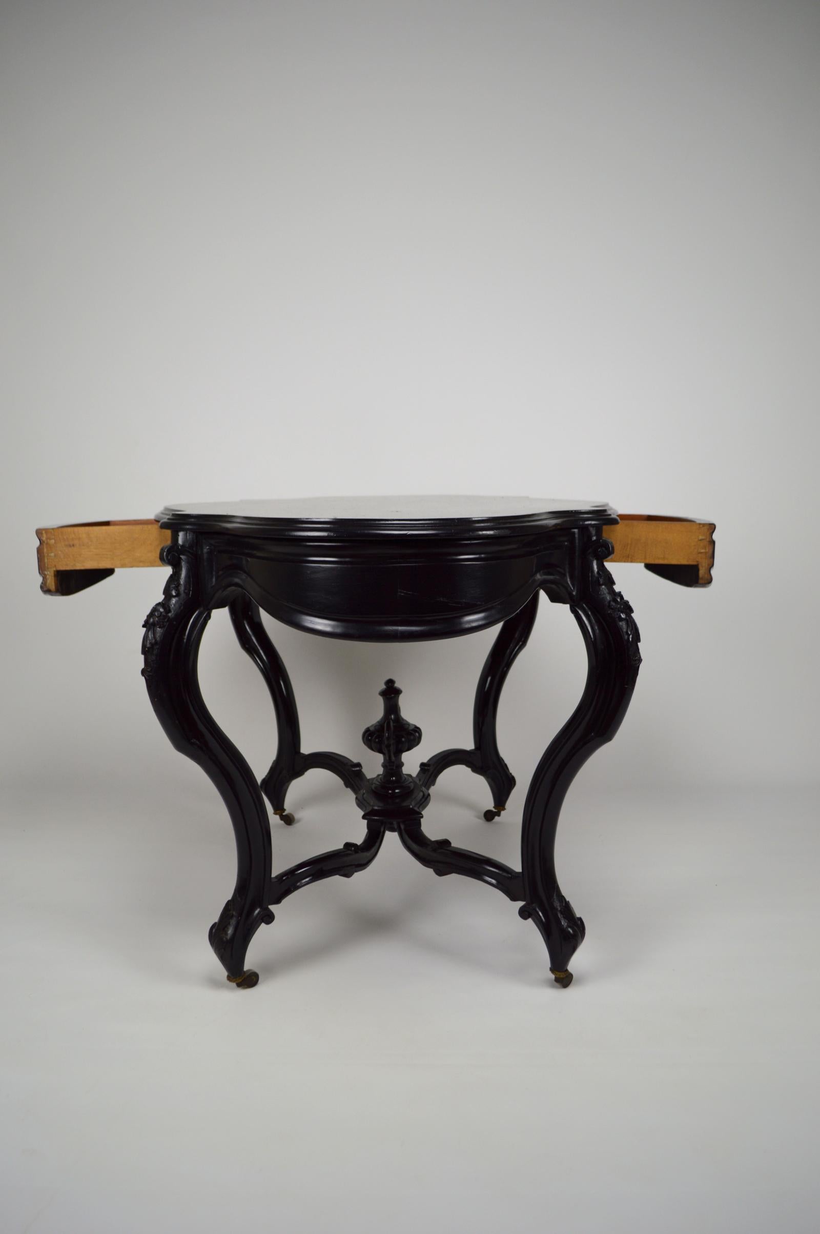 Tisch und Stühle im Stil Napoleons III. aus geschwärztem Holz, Frankreich, um 1870 5