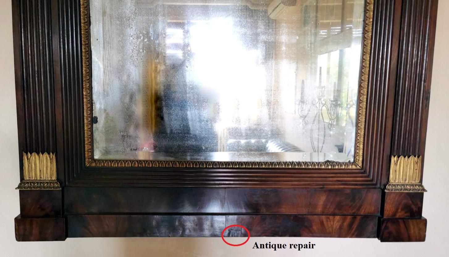 Poli Grand cadre autrichien en bois de style Napoléon III Miroir de mercure et décorations dorées