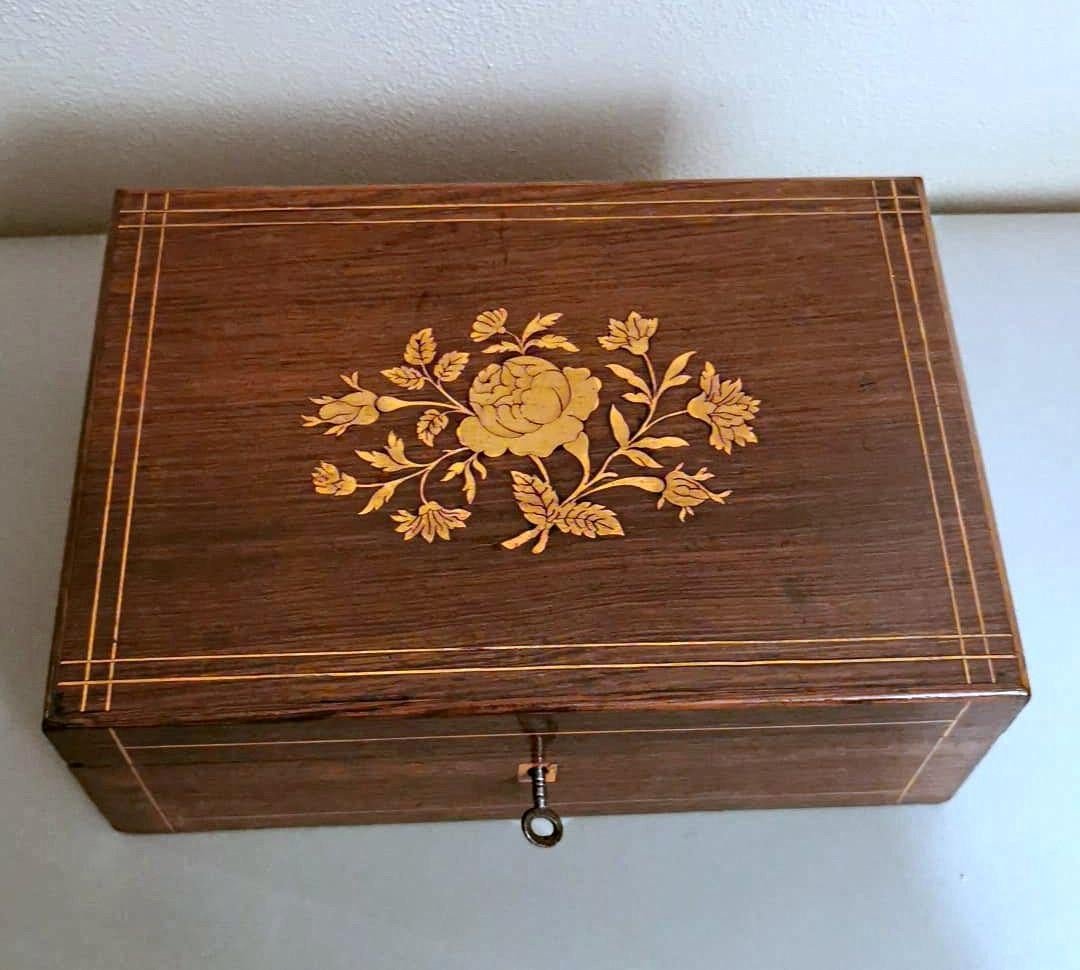 Napoleon III Style  French Walnut Table Box For Sale 1