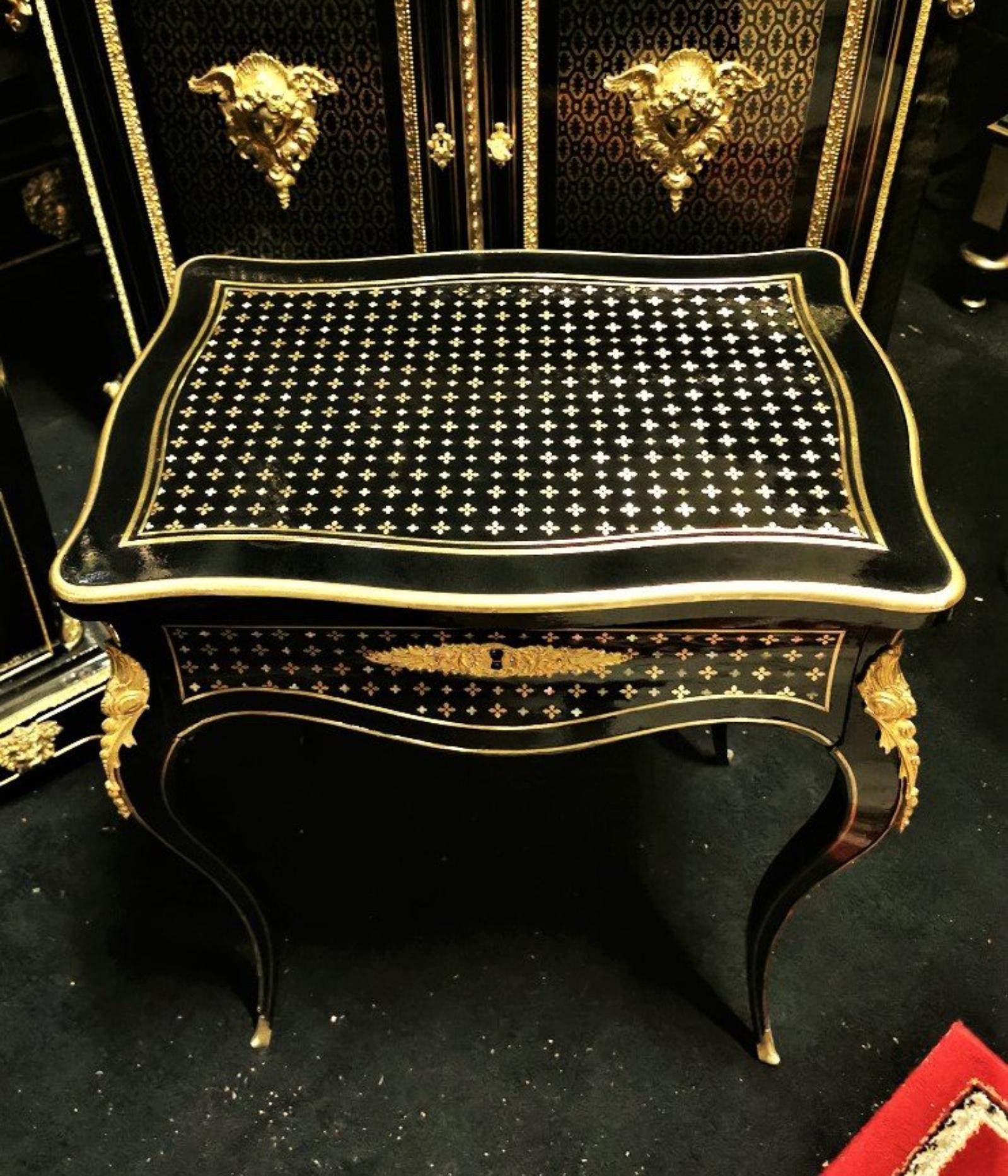 Napoleon III Table in Boulle Style Marquetry, 19th Century In Good Condition In Paris, FR