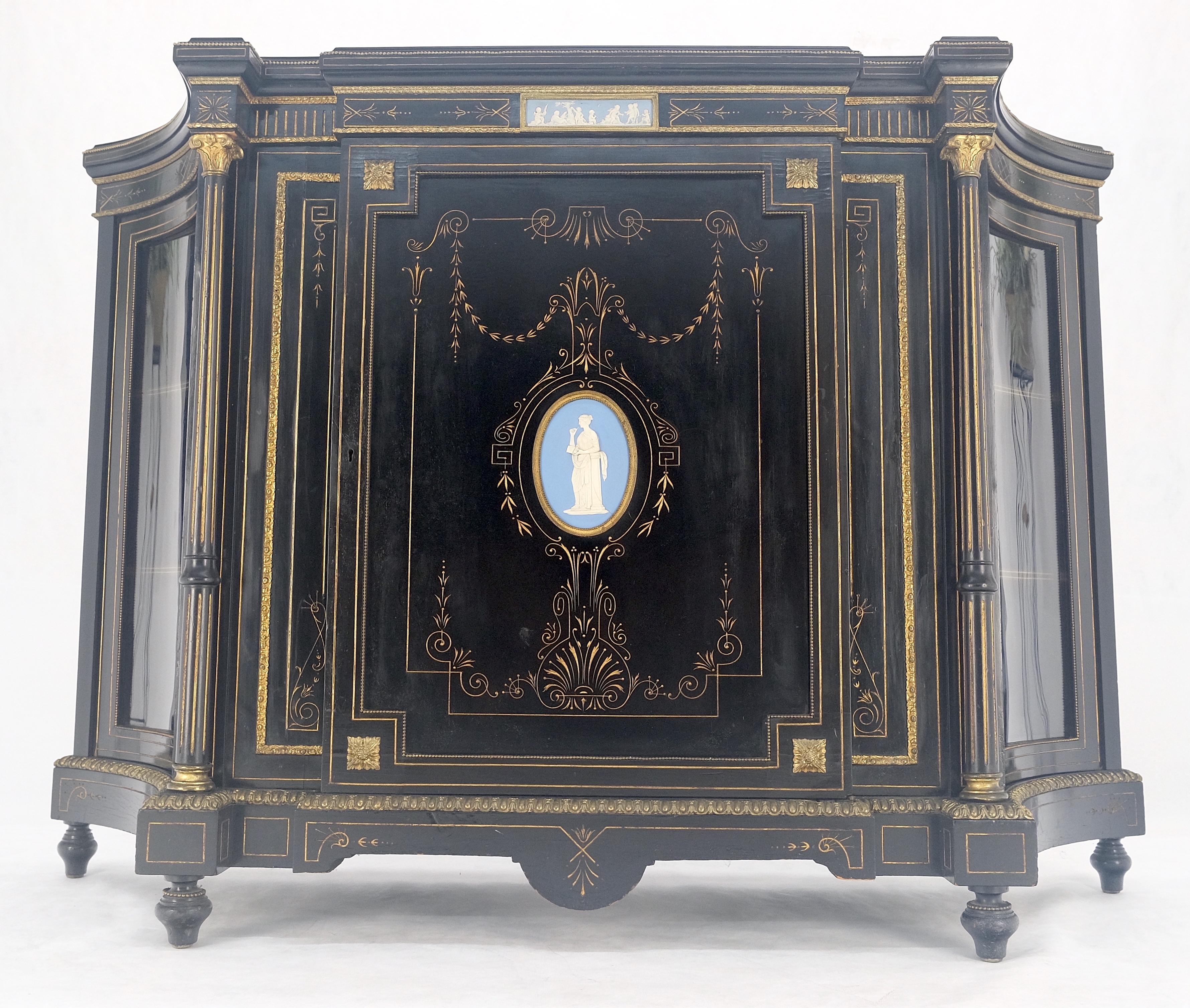 Napoleone III Wedgewood Placca con supporti in bronzo Laccato nero Credenza Server francese in vendita 9