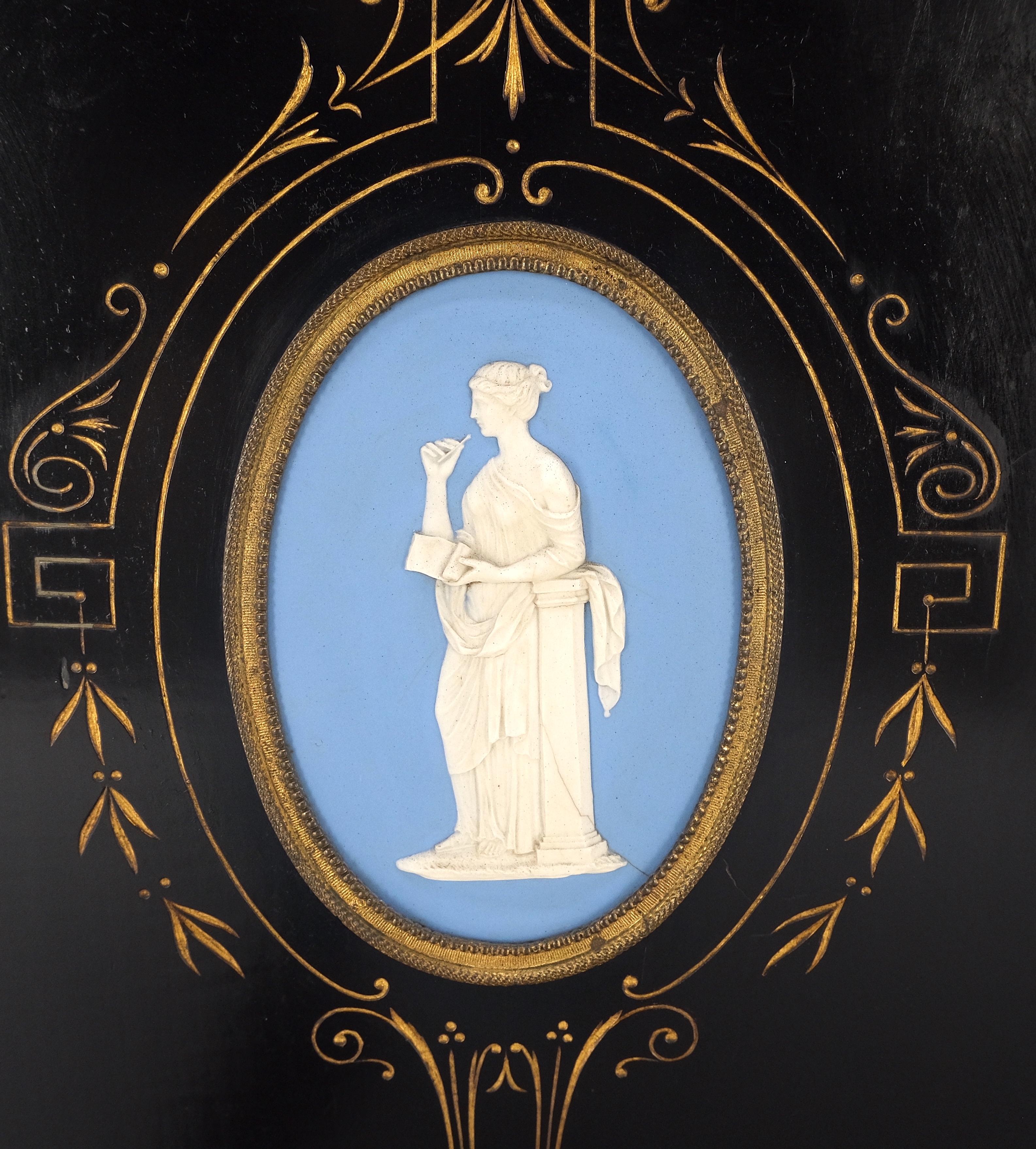 Luigi XVI Napoleone III Wedgewood Placca con supporti in bronzo Laccato nero Credenza Server francese in vendita