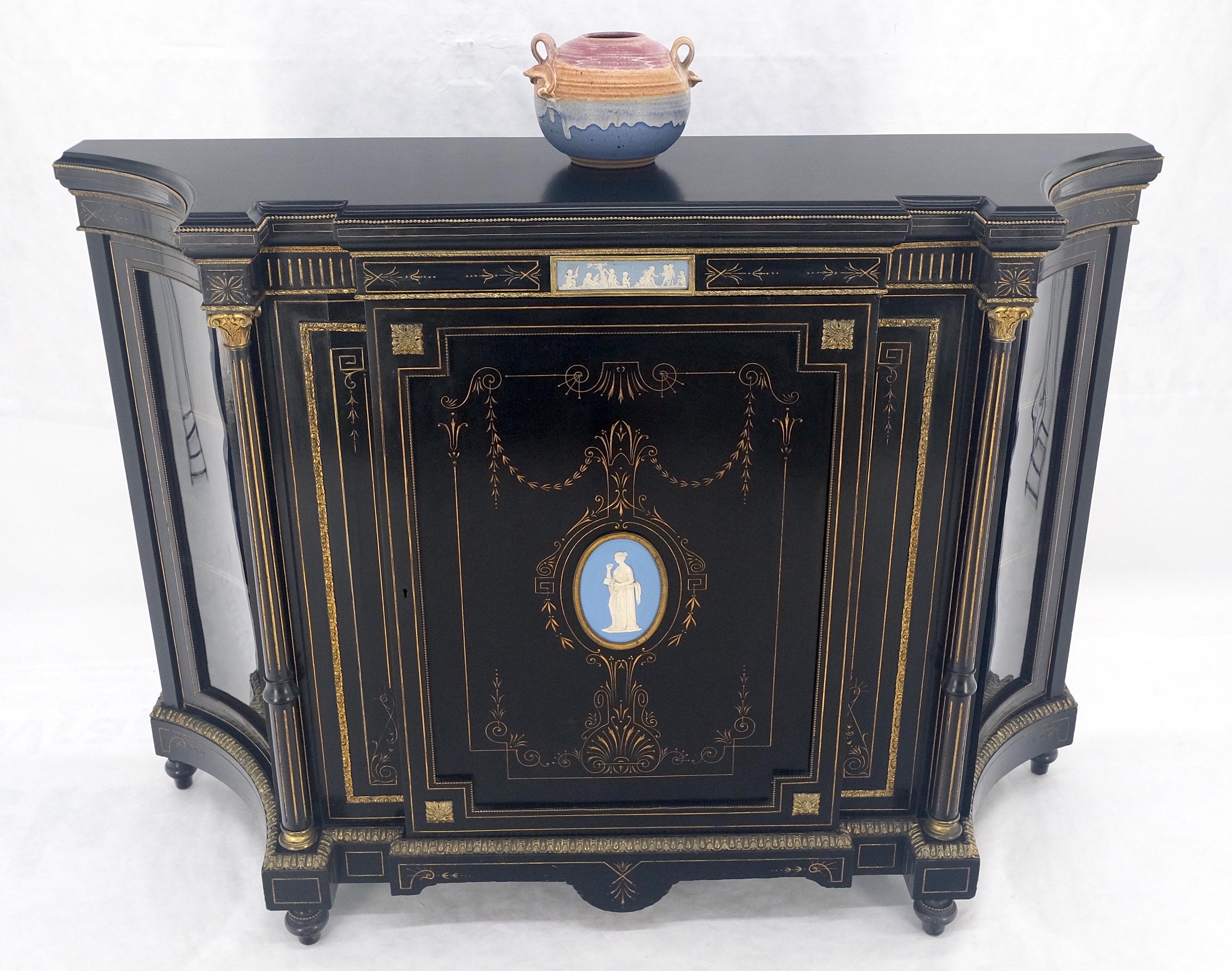 Napoleone III Wedgewood Placca con supporti in bronzo Laccato nero Credenza Server francese in vendita 1