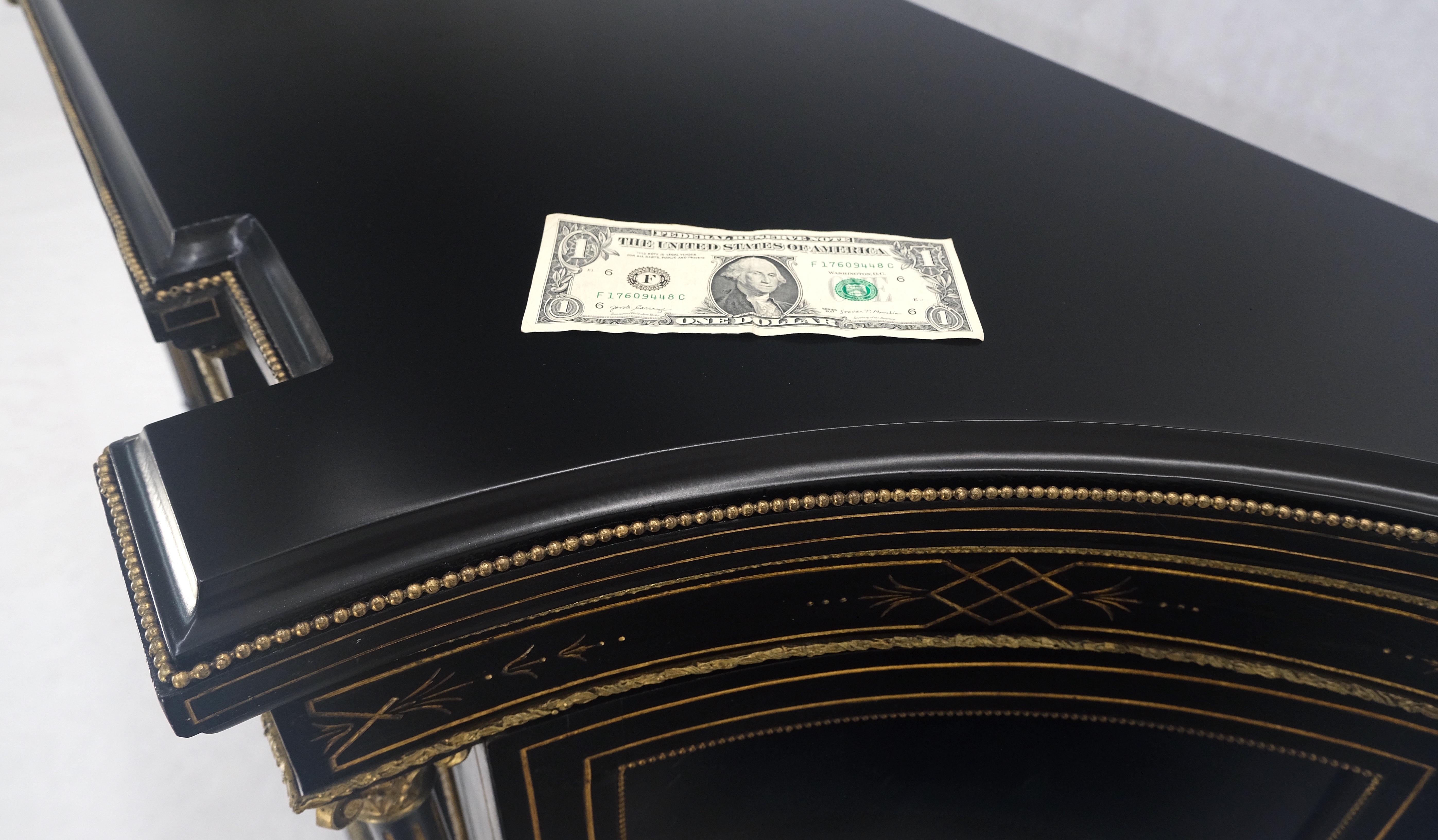Napoleone III Wedgewood Placca con supporti in bronzo Laccato nero Credenza Server francese in vendita 2