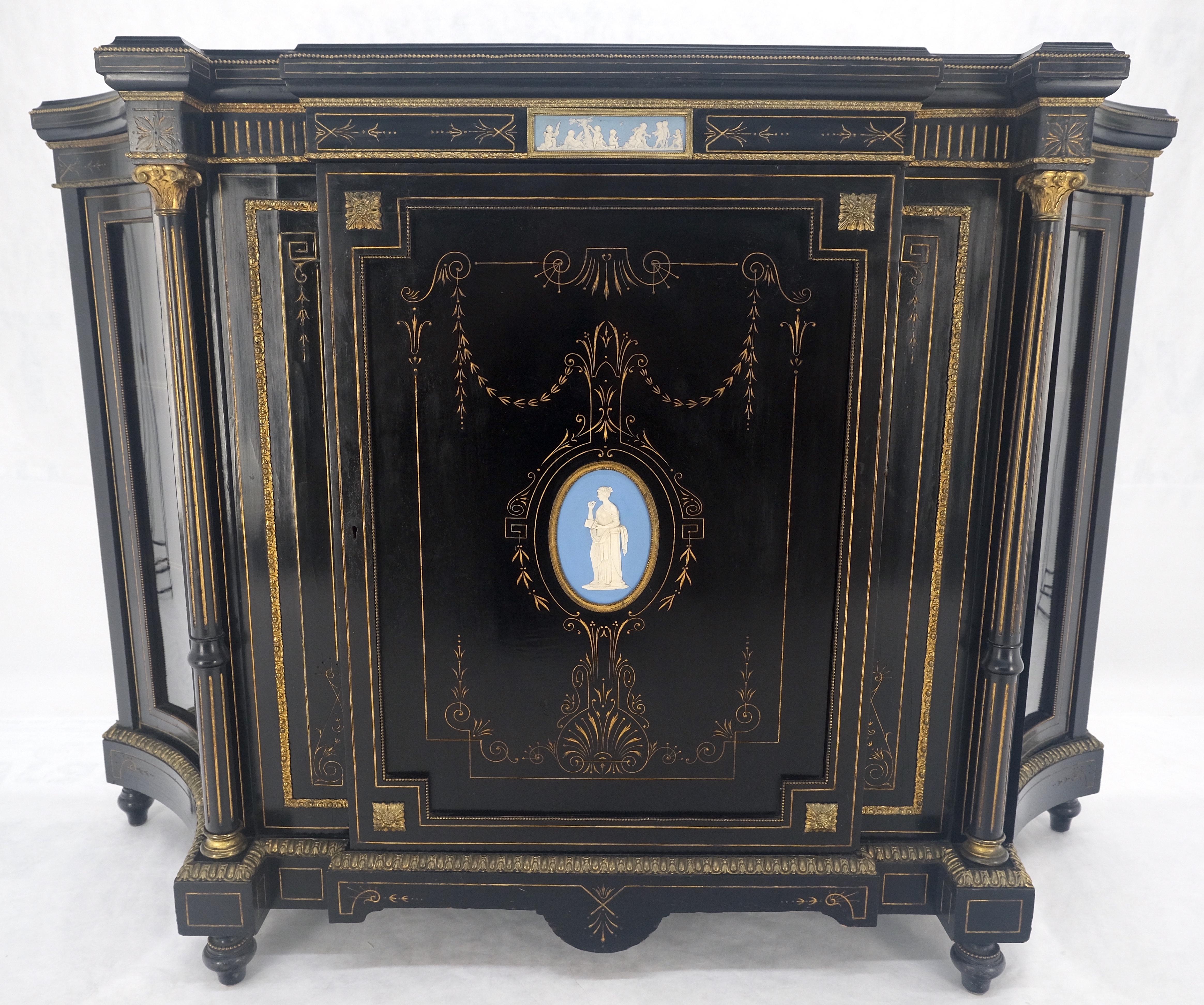 Napoleone III Wedgewood Placca con supporti in bronzo Laccato nero Credenza Server francese in vendita 3