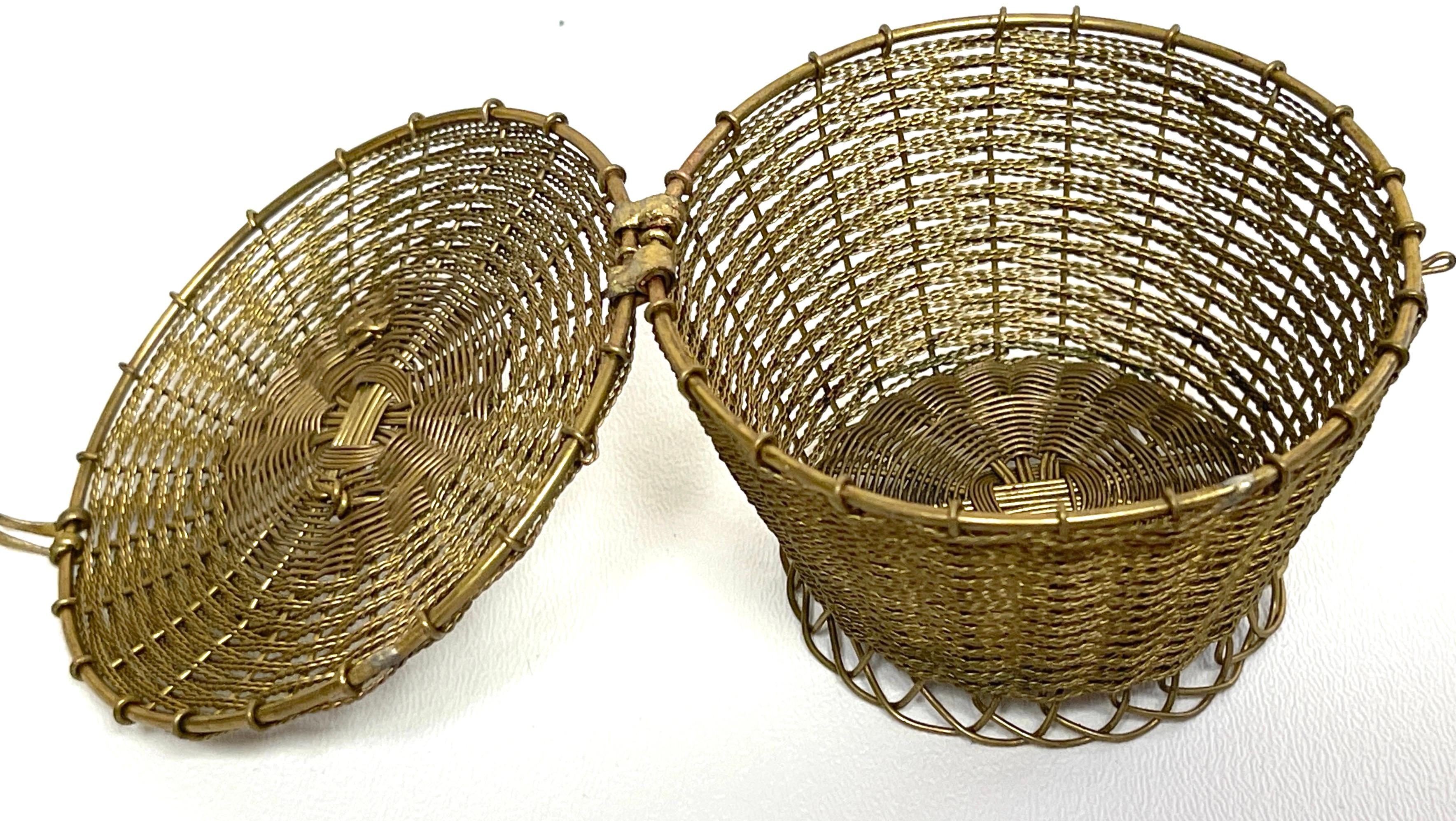 Panier à poignée en bronze doré tissé Napoléon III, boîte de table tissée en vente 8