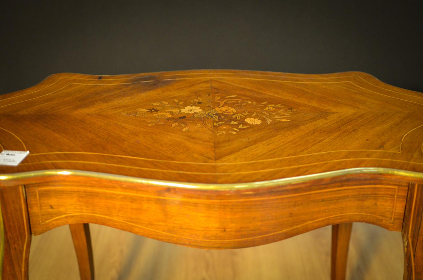French Napoleon III Writing Desk in Rosewood, France, 1880 For Sale