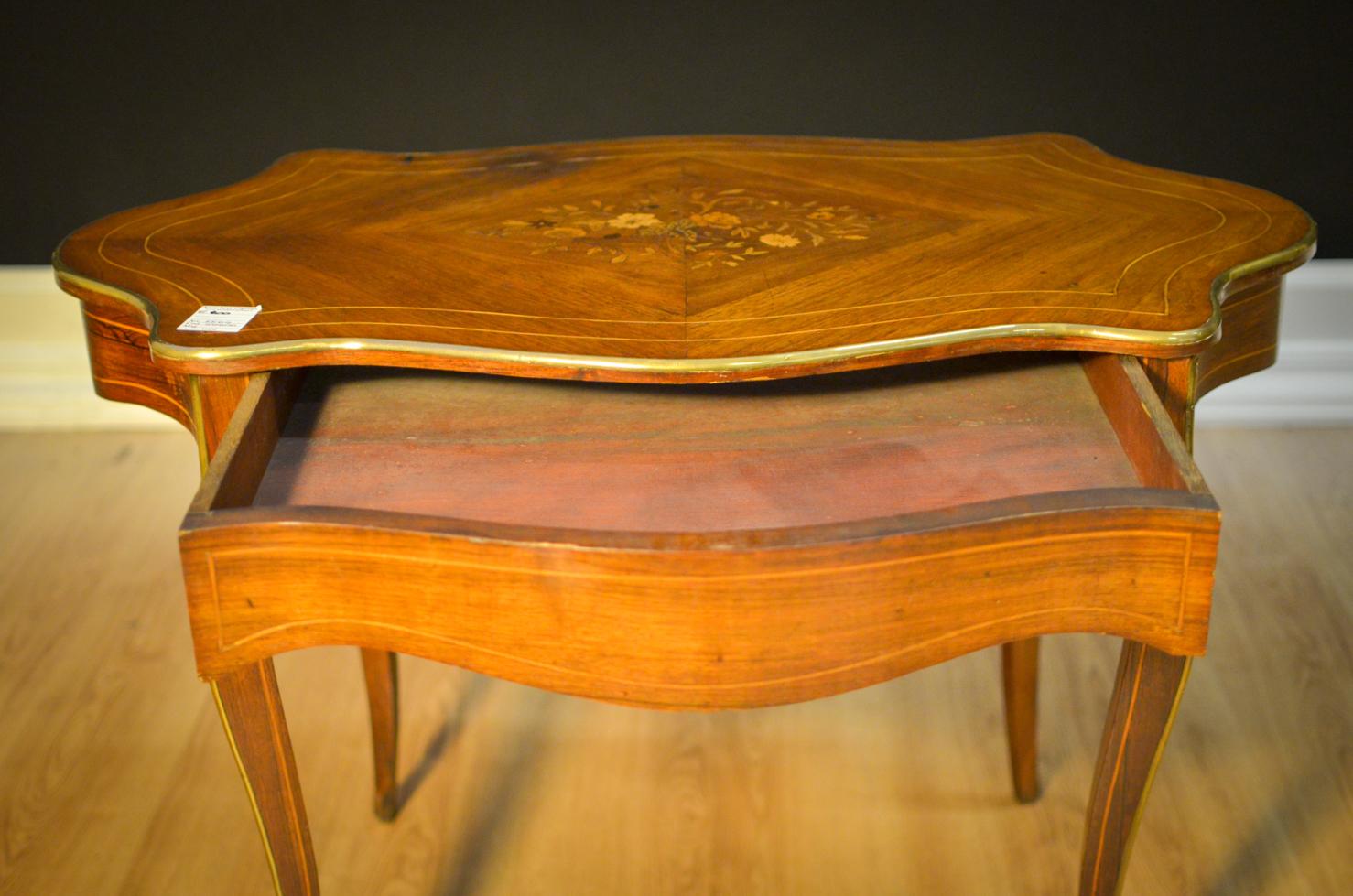 Napoleon III Writing Desk in Rosewood, France, 1880 In Fair Condition For Sale In Bari, IT