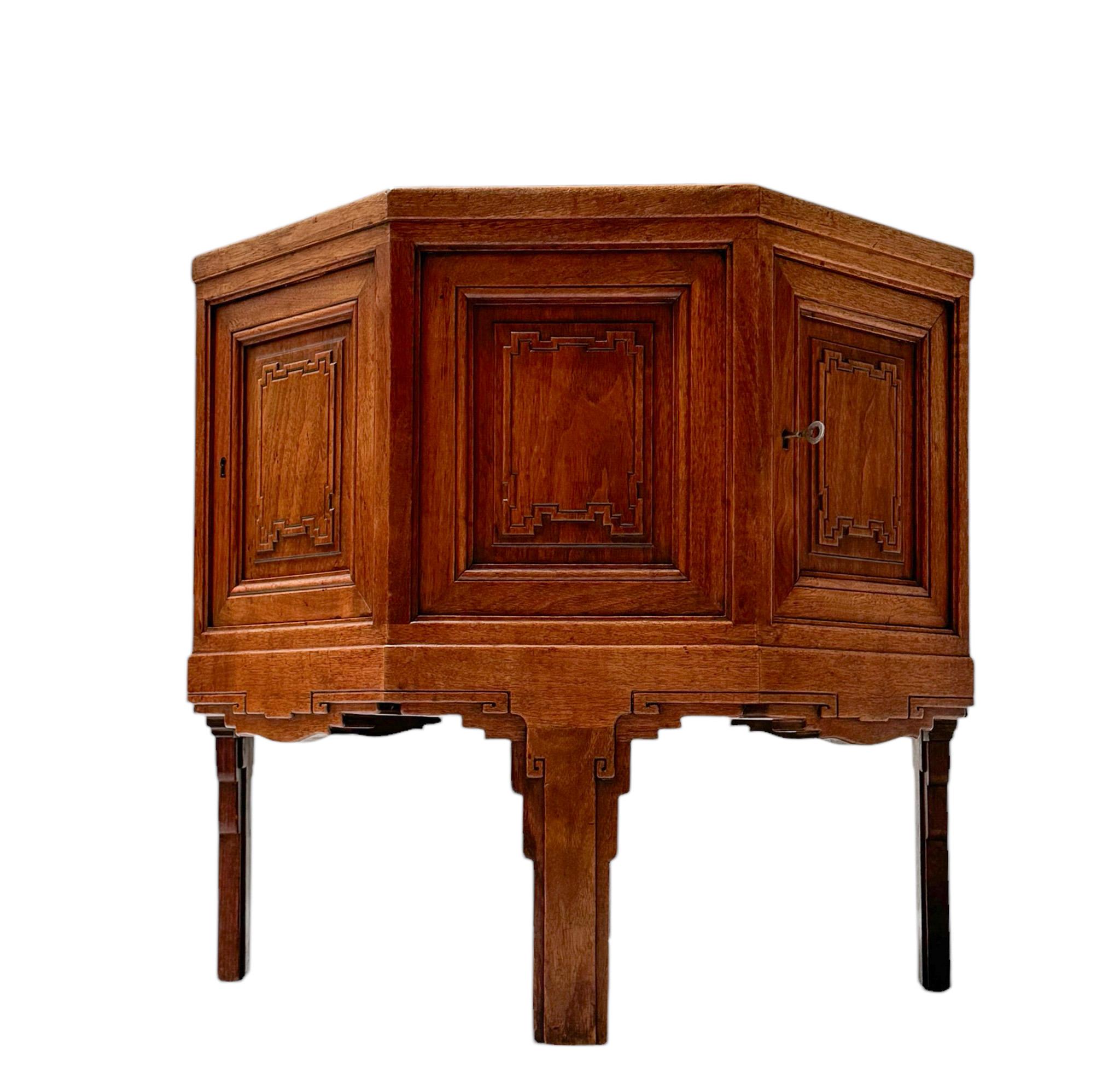 Macassar Table basse ou meuble de rangement de l'école Amsterdamse Le Grand Art Déco, années 1920 en vente