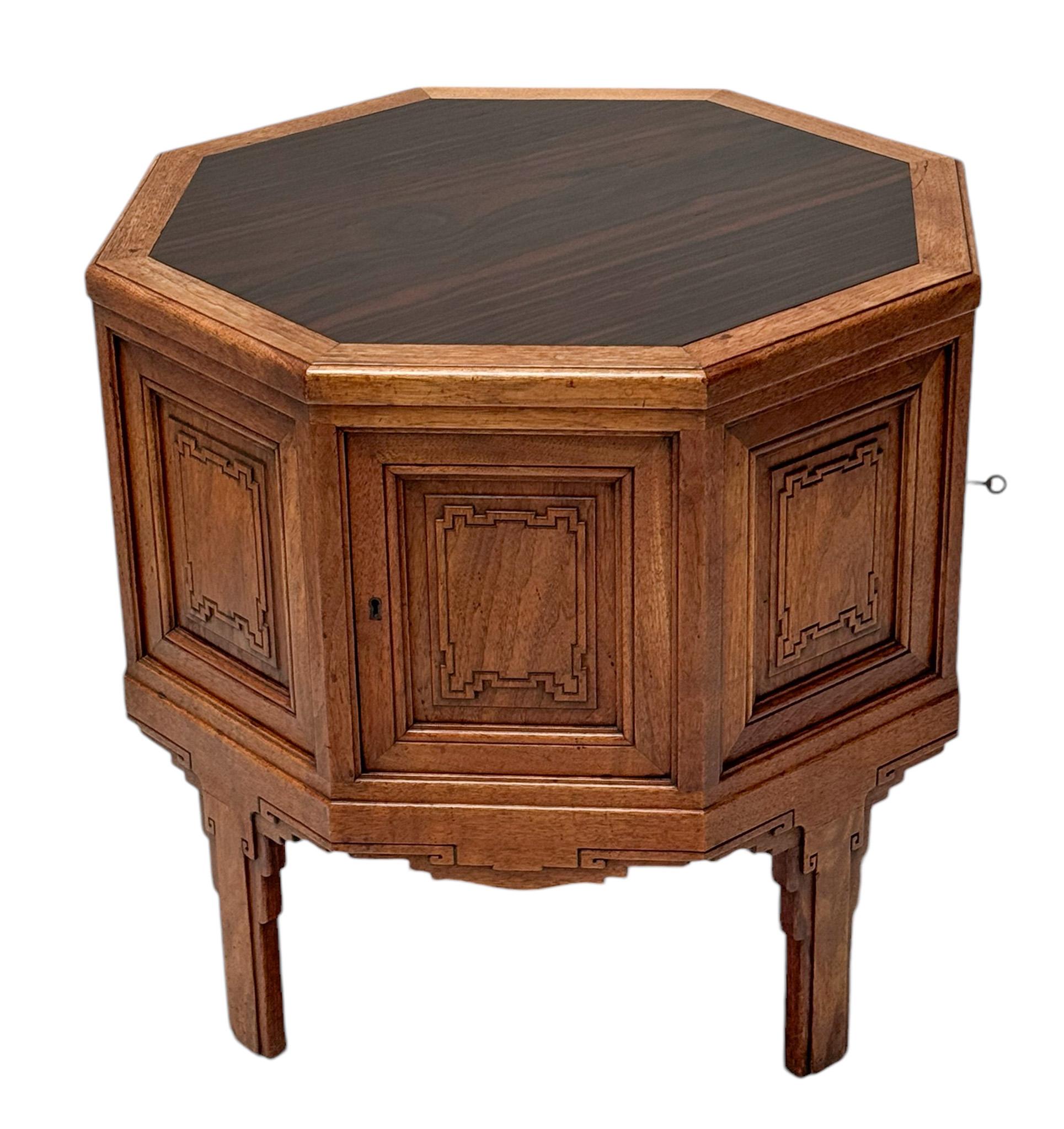 Table basse ou meuble de rangement de l'école Amsterdamse Le Grand Art Déco, années 1920 en vente 1