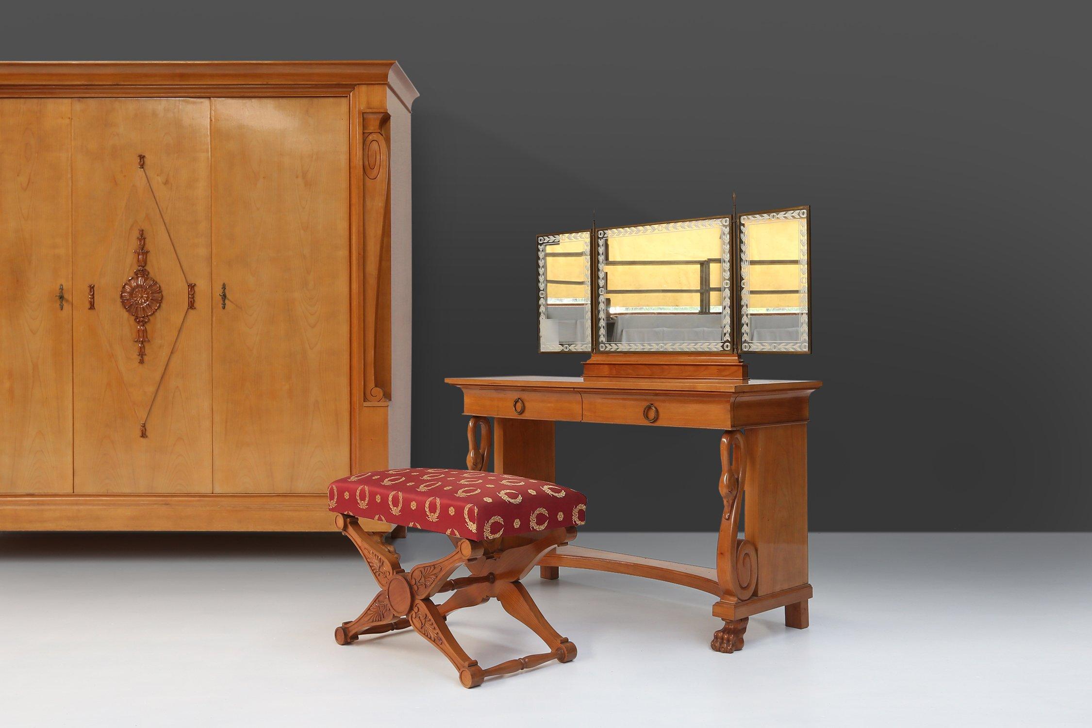 Belge Ensemble de chambre à coucher de style Napoléon par De Coene, ensemble de 4 en vente