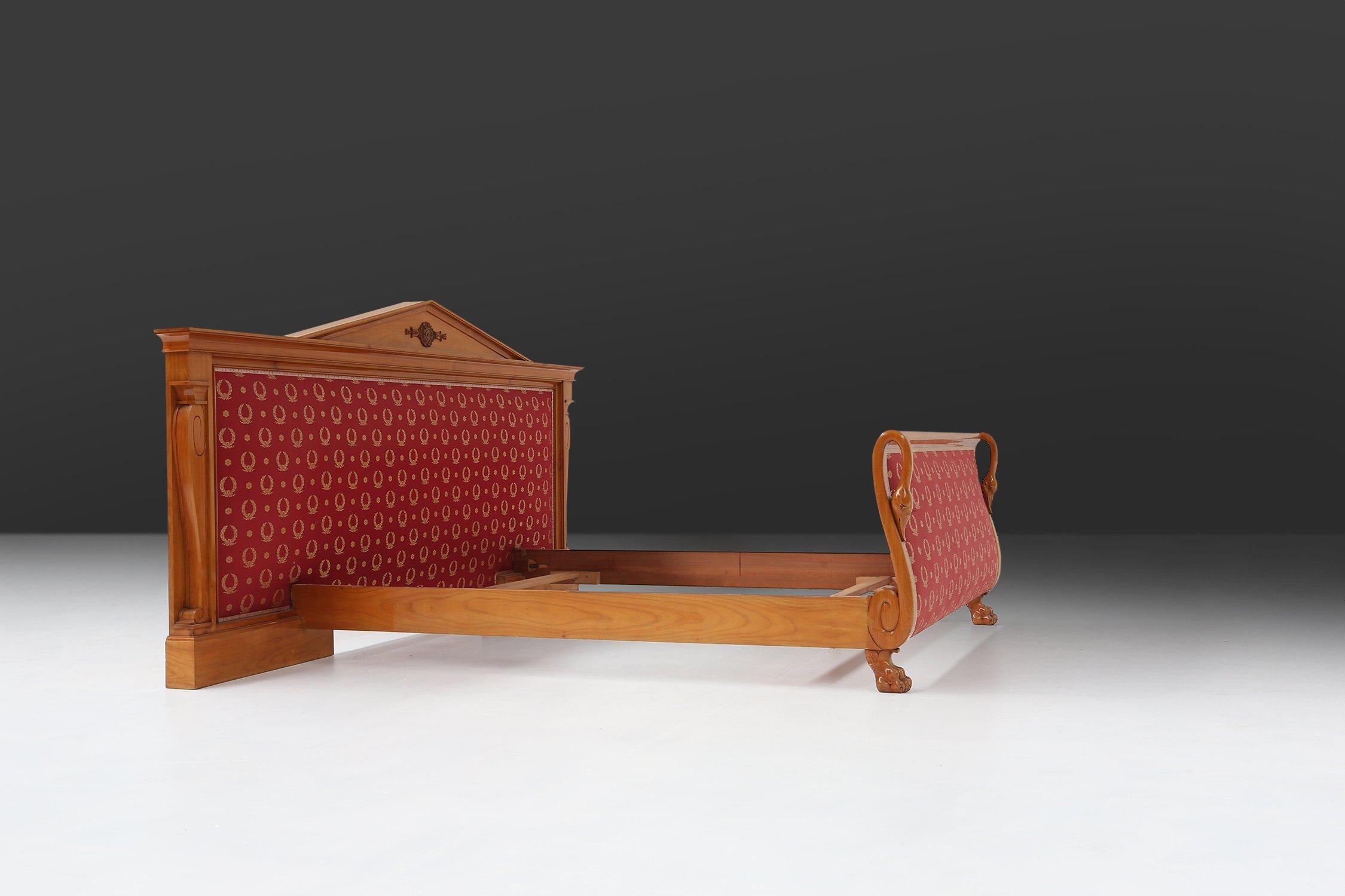 Milieu du XXe siècle Ensemble de chambre à coucher de style Napoléon par De Coene, ensemble de 4 en vente
