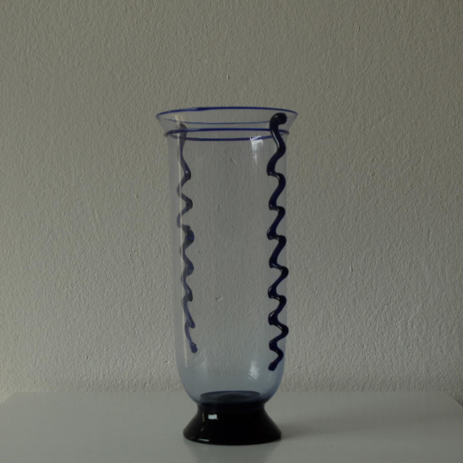 Napoleone Martinuzzi pour Murano, vase flûte en verre, années 1920.



 