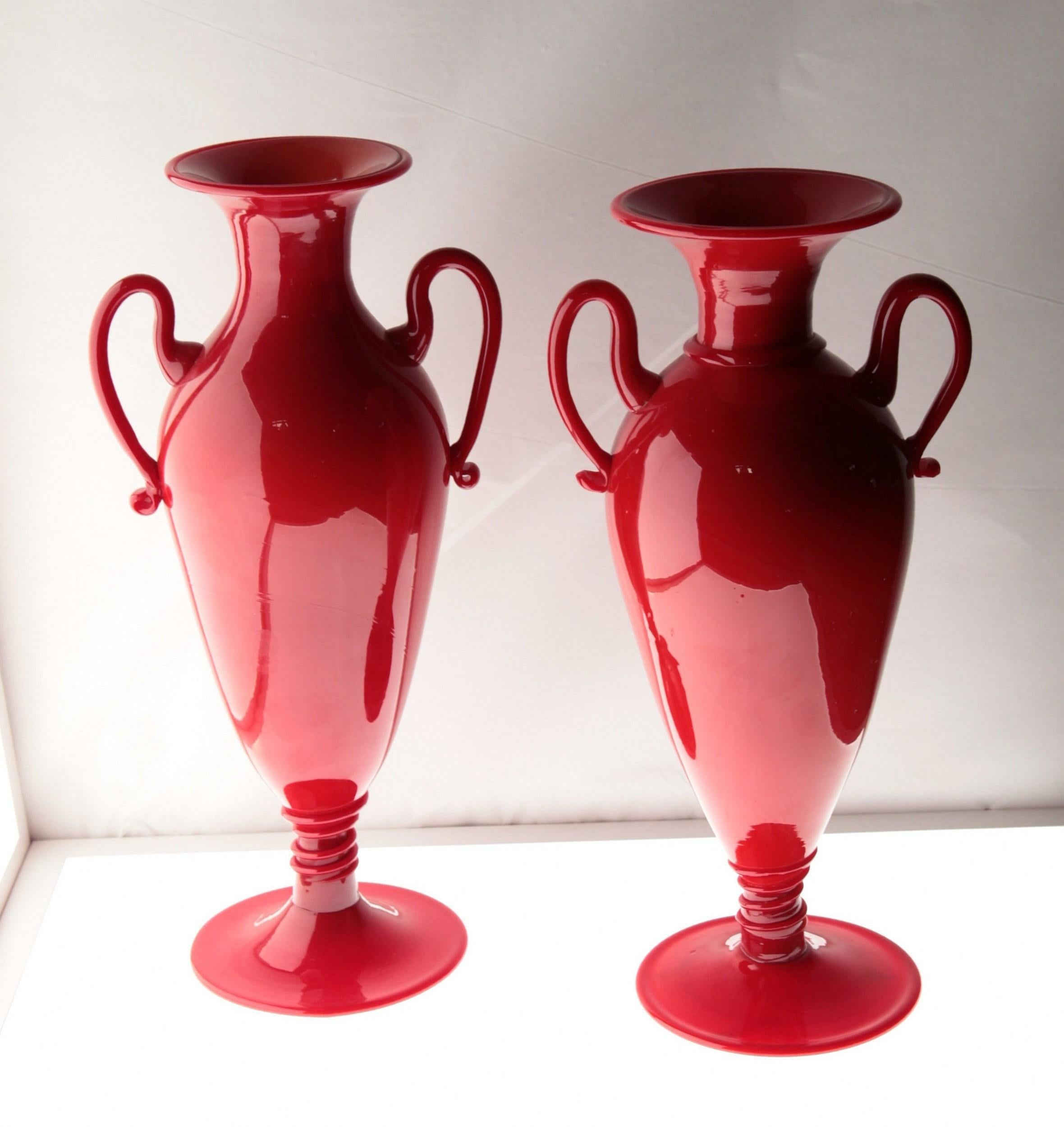 Napoleone Martinuzzi for Pauly, Two Coral Red Murano Glass Footed Vase, 1960s 5