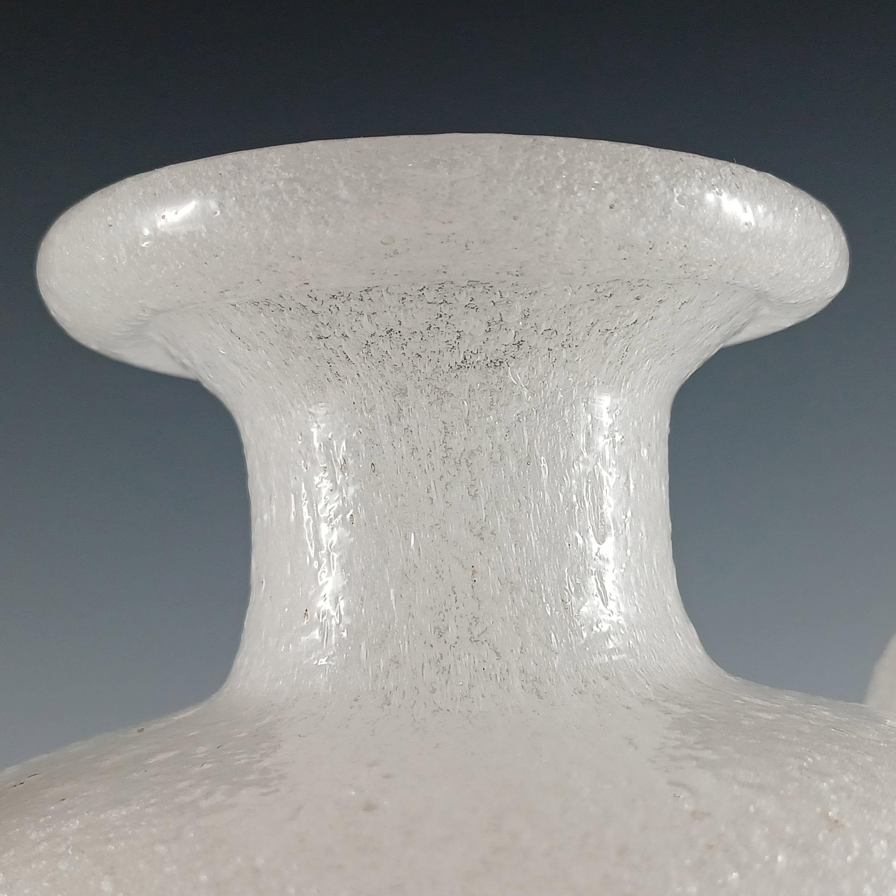 Napoleone Martinuzzi Murano Vintage Pulegoso Glass Vase In Good Condition For Sale In Bolton, GB