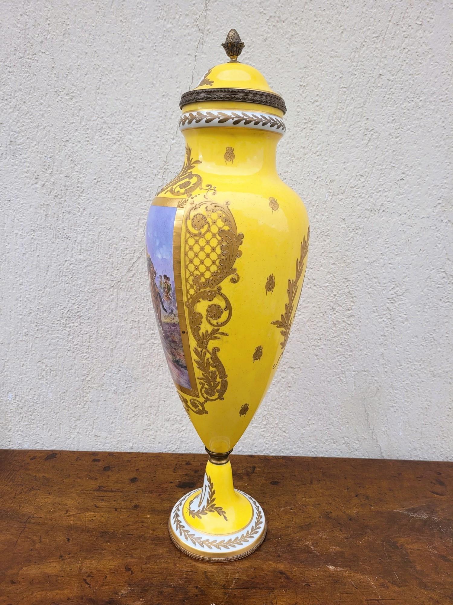 Bataille napoléonienne, grand vase en porcelaine jaune, 19e siècle en vente 7