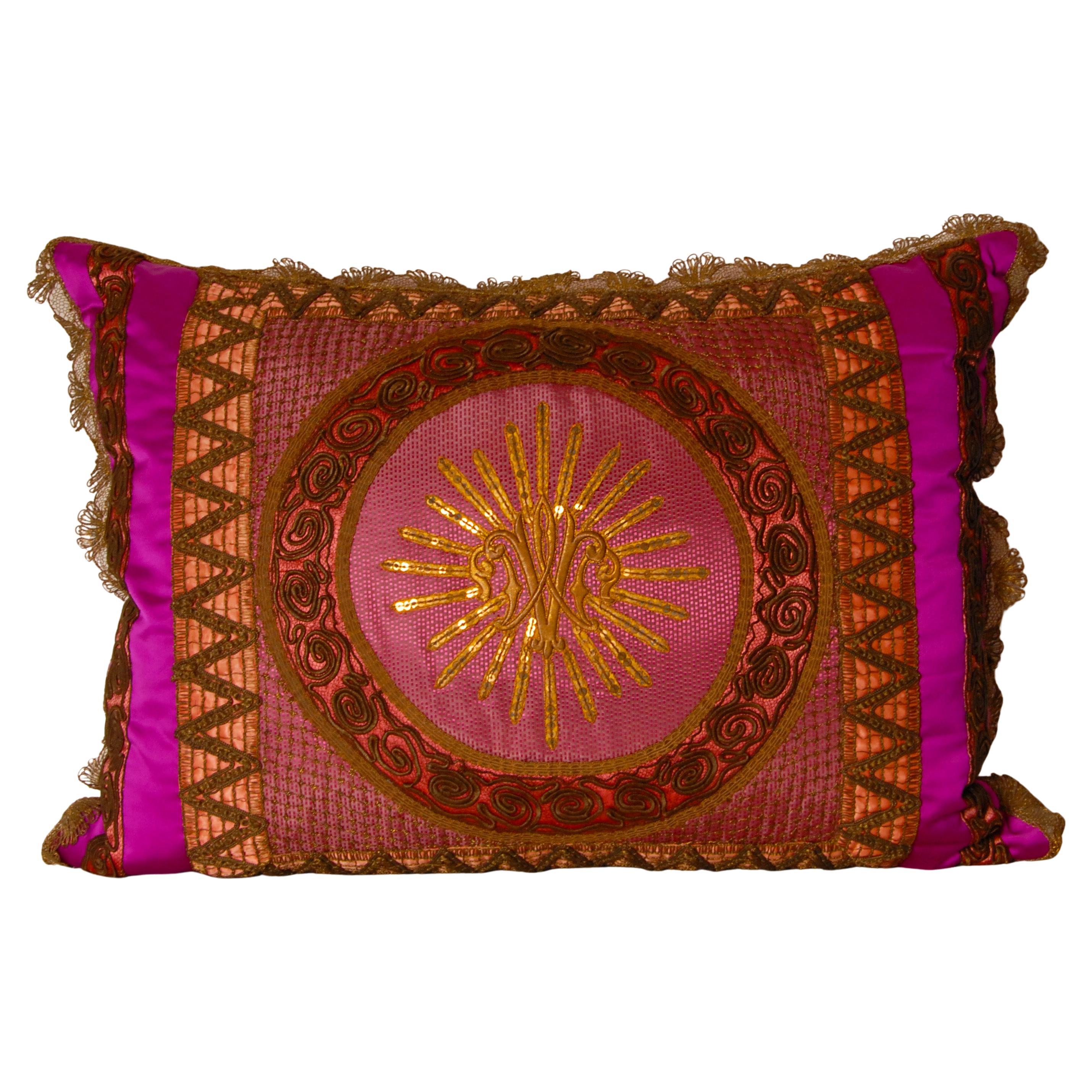 Cuscino dell
Impero Napoleonico in seta francese con ricamo Cannetille in filo d
oro metallizzato