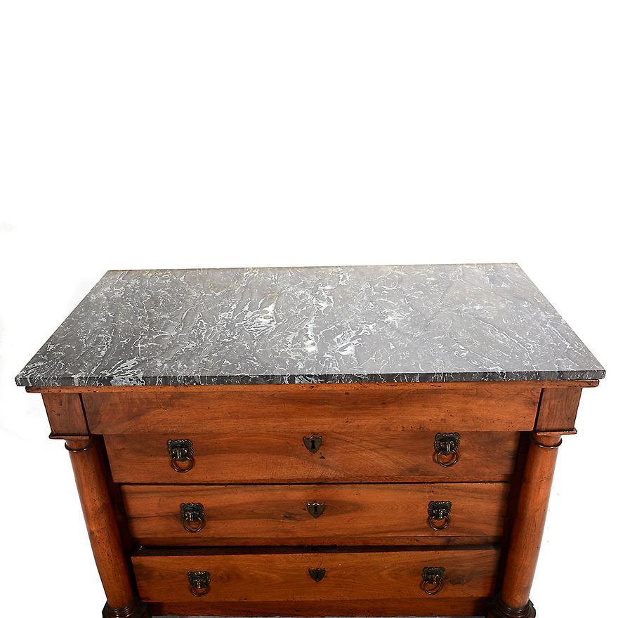 Antique Napoleonic French Empire Walnut Chest of Drawers Grey Marble Circa 1810 In Good Condition For Sale In Los Angeles, CA