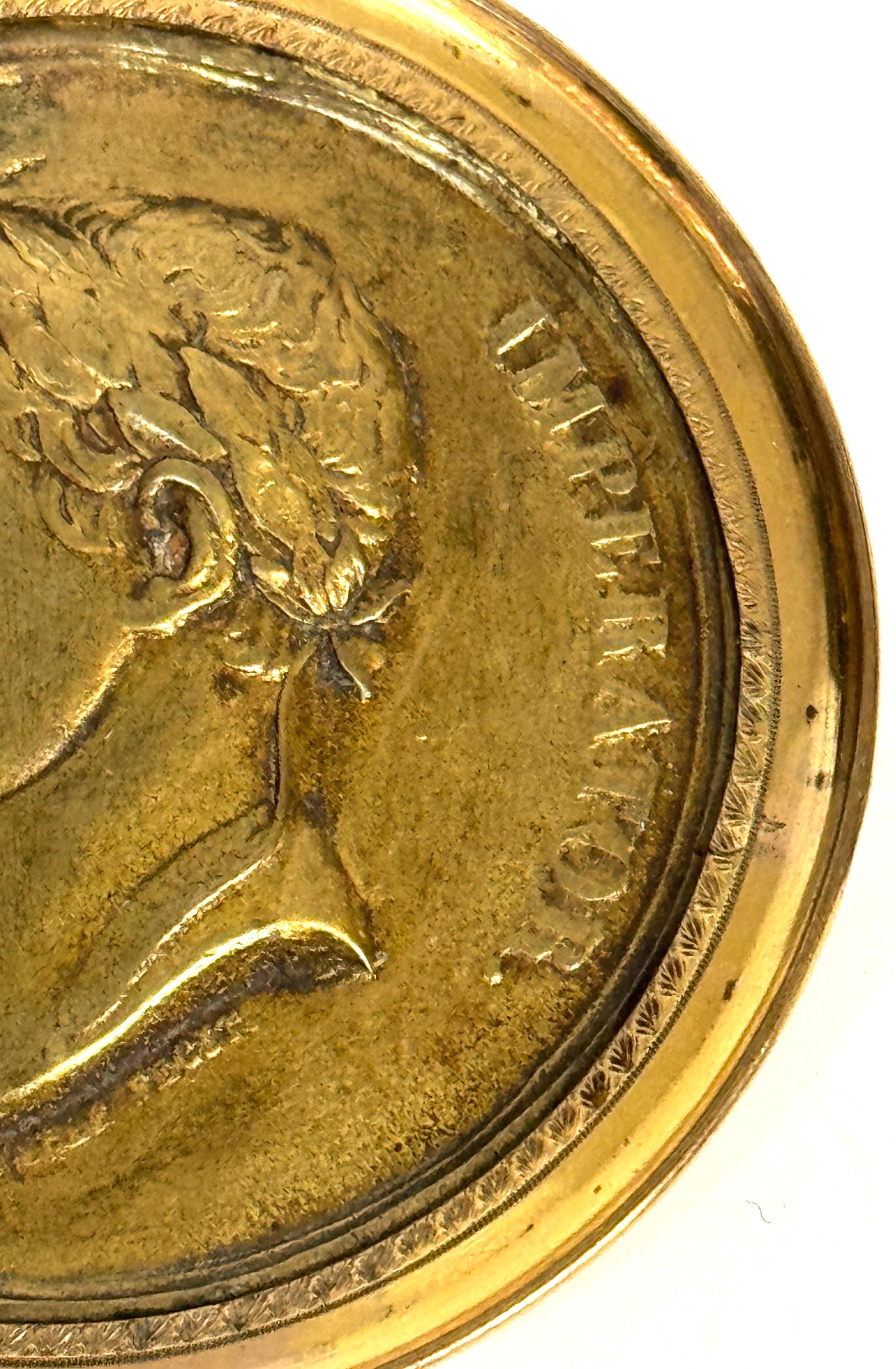 Napoleonic Gilt-Bronze Portrait Medallion Napoleon, by Carlier Fecit, 1804-1806 In Good Condition For Sale In West Palm Beach, FL