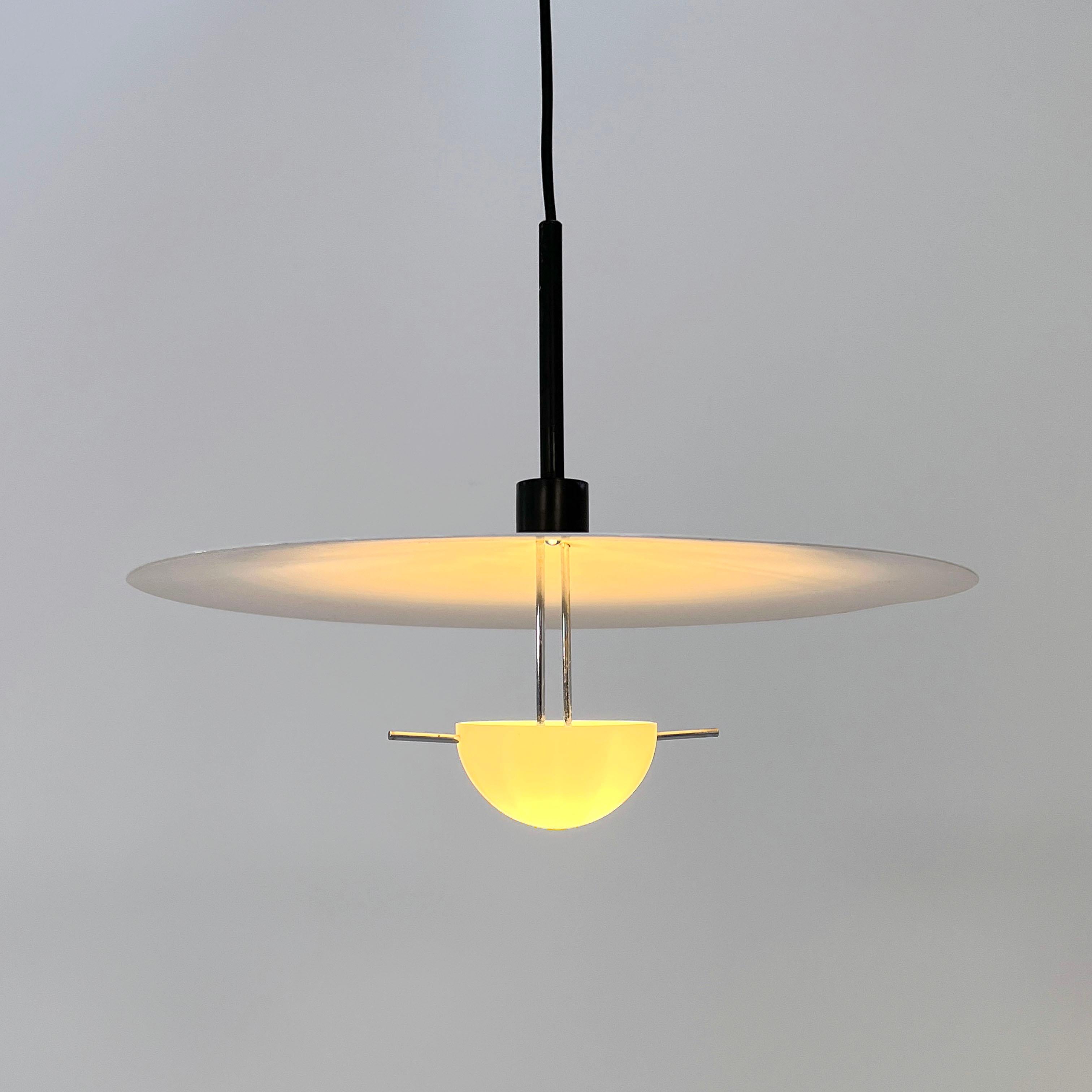 Nara 462 Hanging Lamp by Vico Magistretti for Oluce, 1980s In Good Condition In Ixelles, Bruxelles