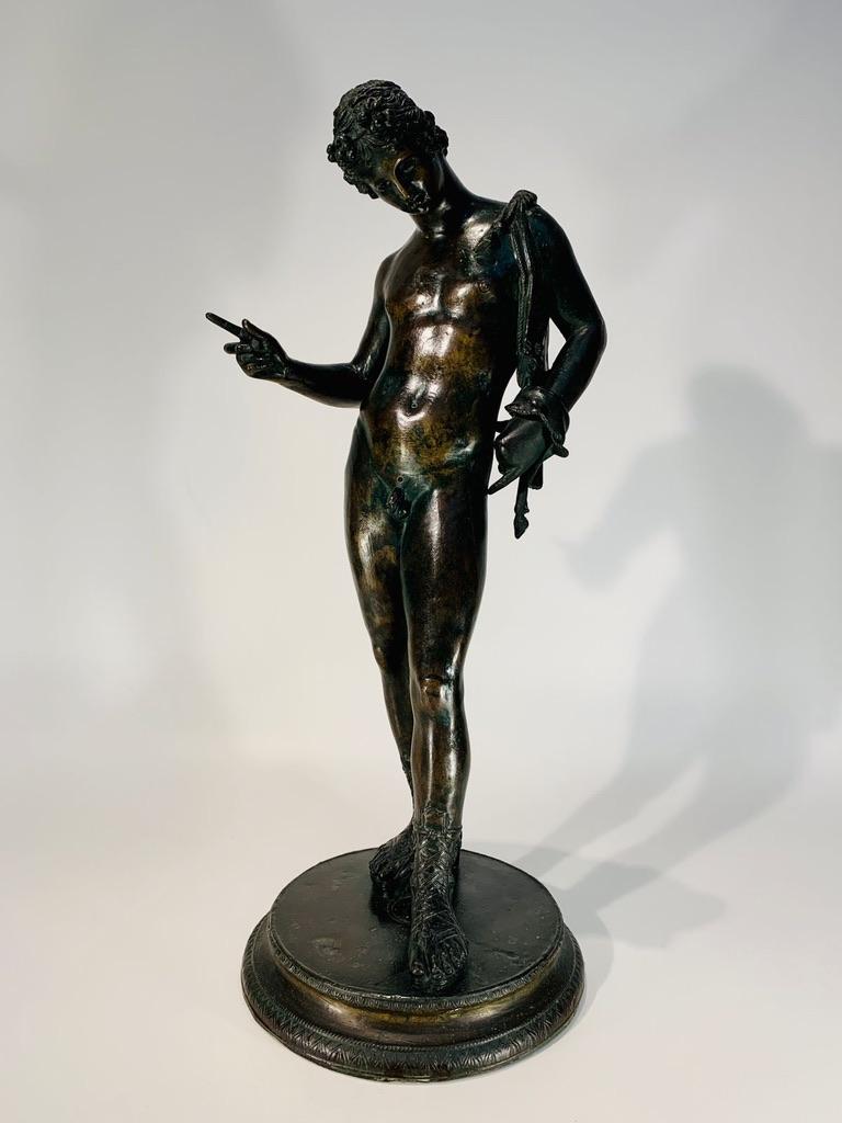 Narciso italienische pompejanische Reproduktion Bronze um 1900. (Mittleres 19. Jahrhundert) im Angebot