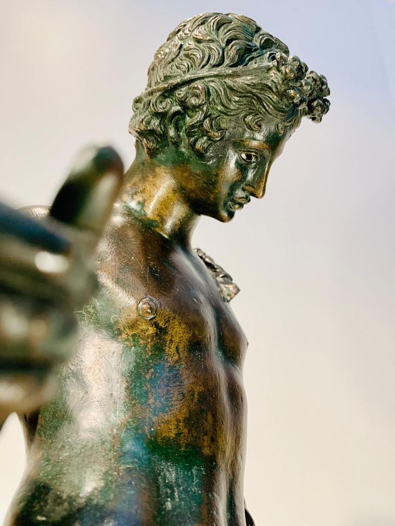 Narciso italienische pompejanische Reproduktion Bronze um 1900. im Angebot 1