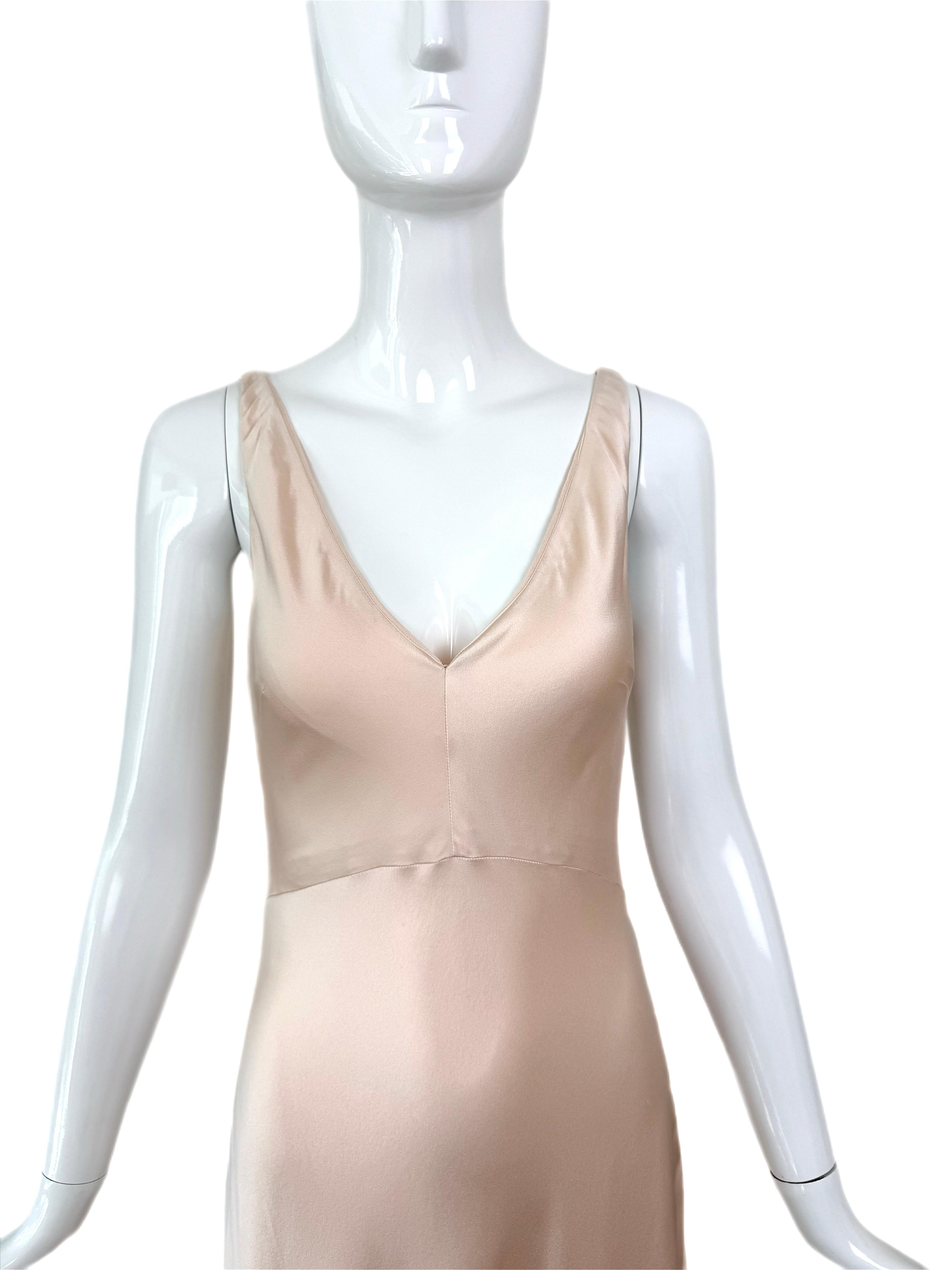 NARCISO RODRIGUEZ 2018 Seide Soft Pink/Pfirsich Kleid Maxikleid (Beige) im Angebot
