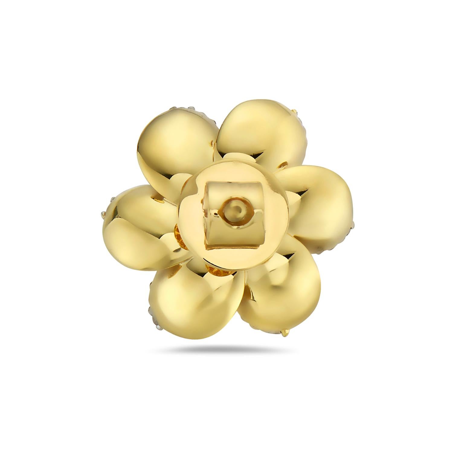 Mixed Cut Narcissus Flower Shaped Carved Studs in 14k Yellow Gold Equipped with Diamonds For Sale
