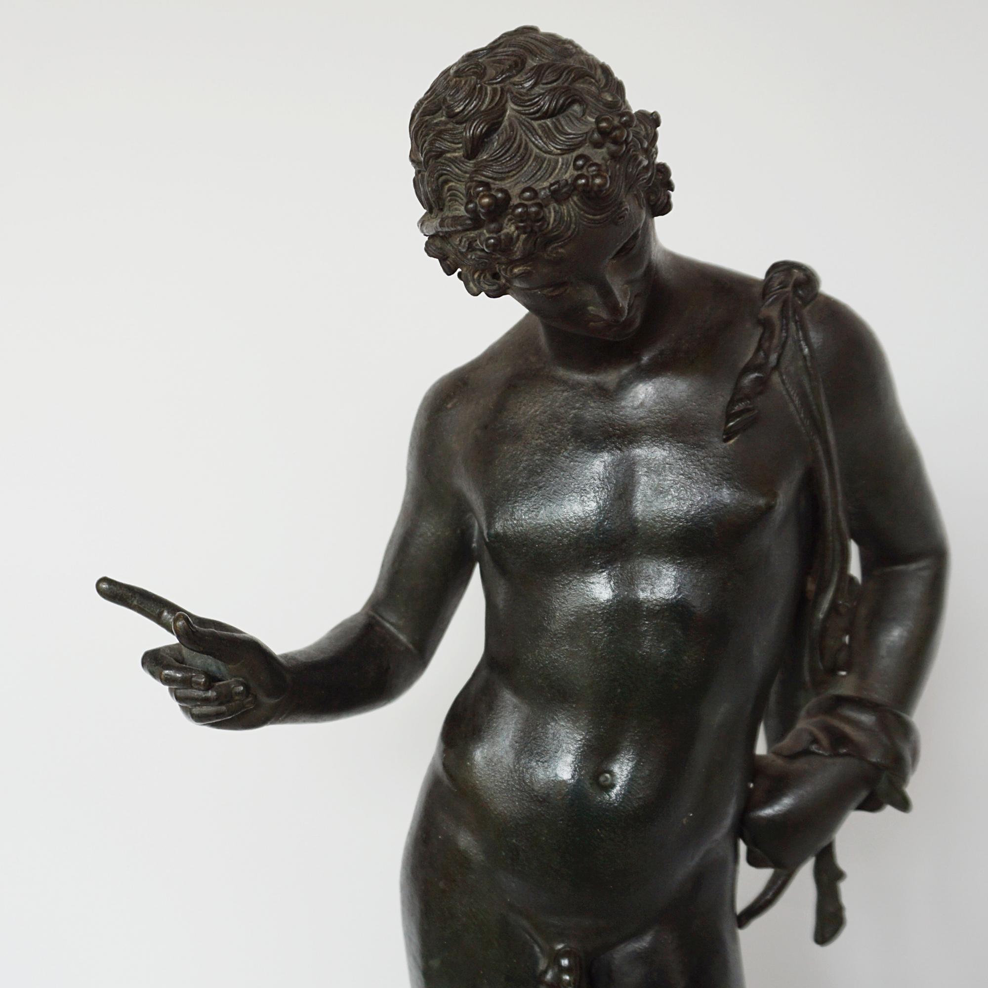 Una grande scultura in bronzo patinato 