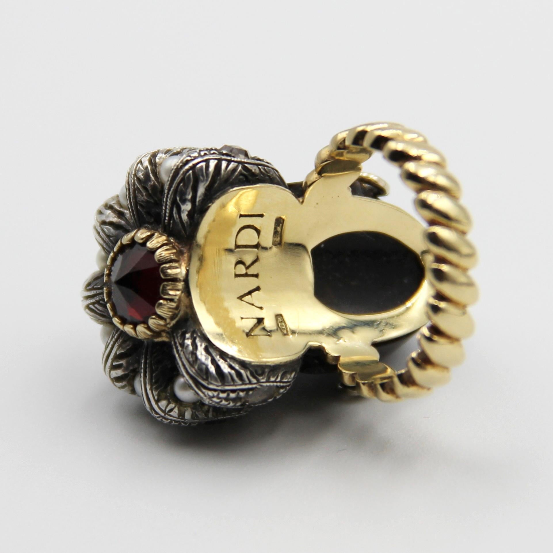 Round Cut Nardi Moretto 18k Gold and Silver Diamond Ring with Garnet For Sale
