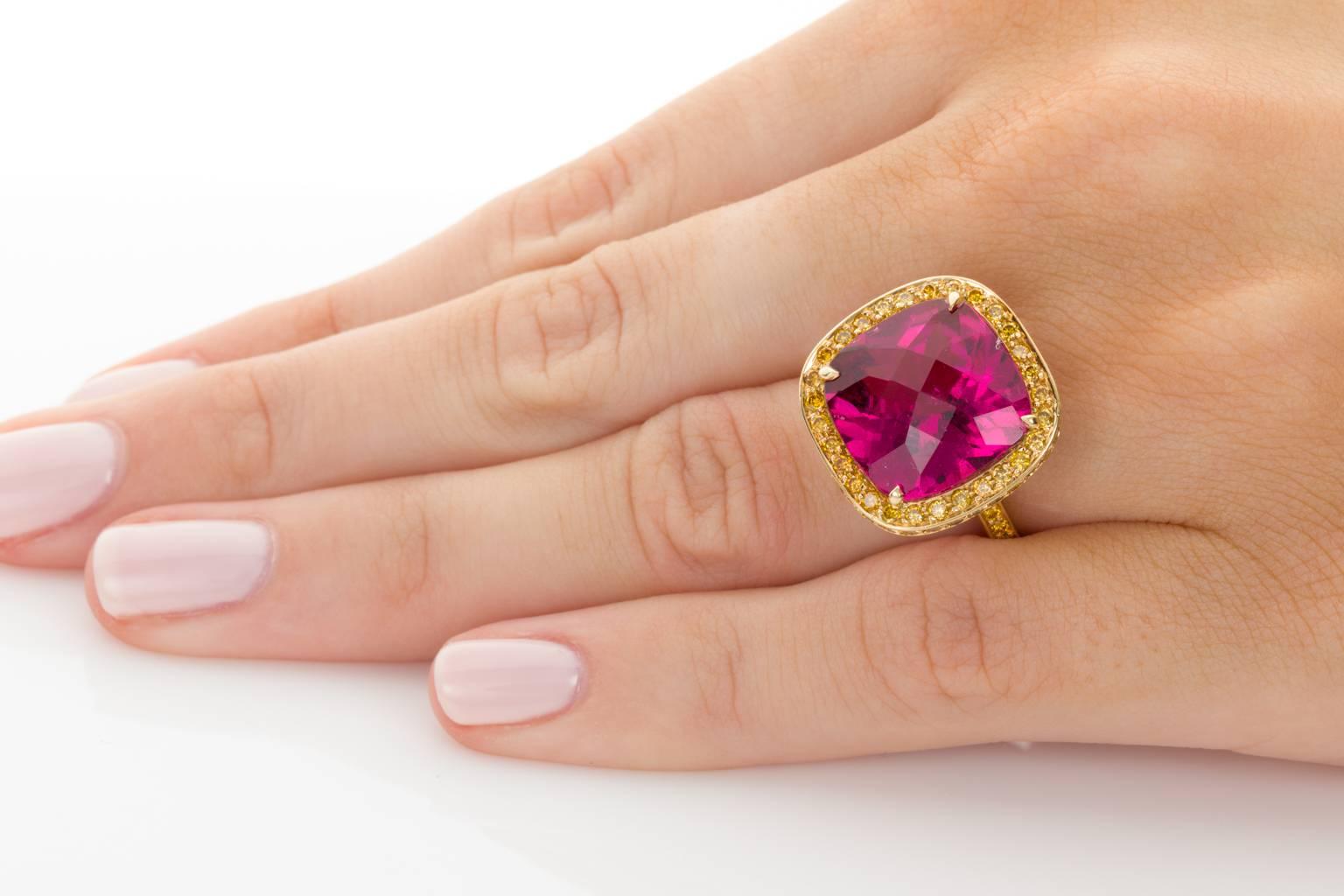 Nardi Rubellite Tourmaline, Peridot and Yellow Diamond Cocktail Rings For Sale 13