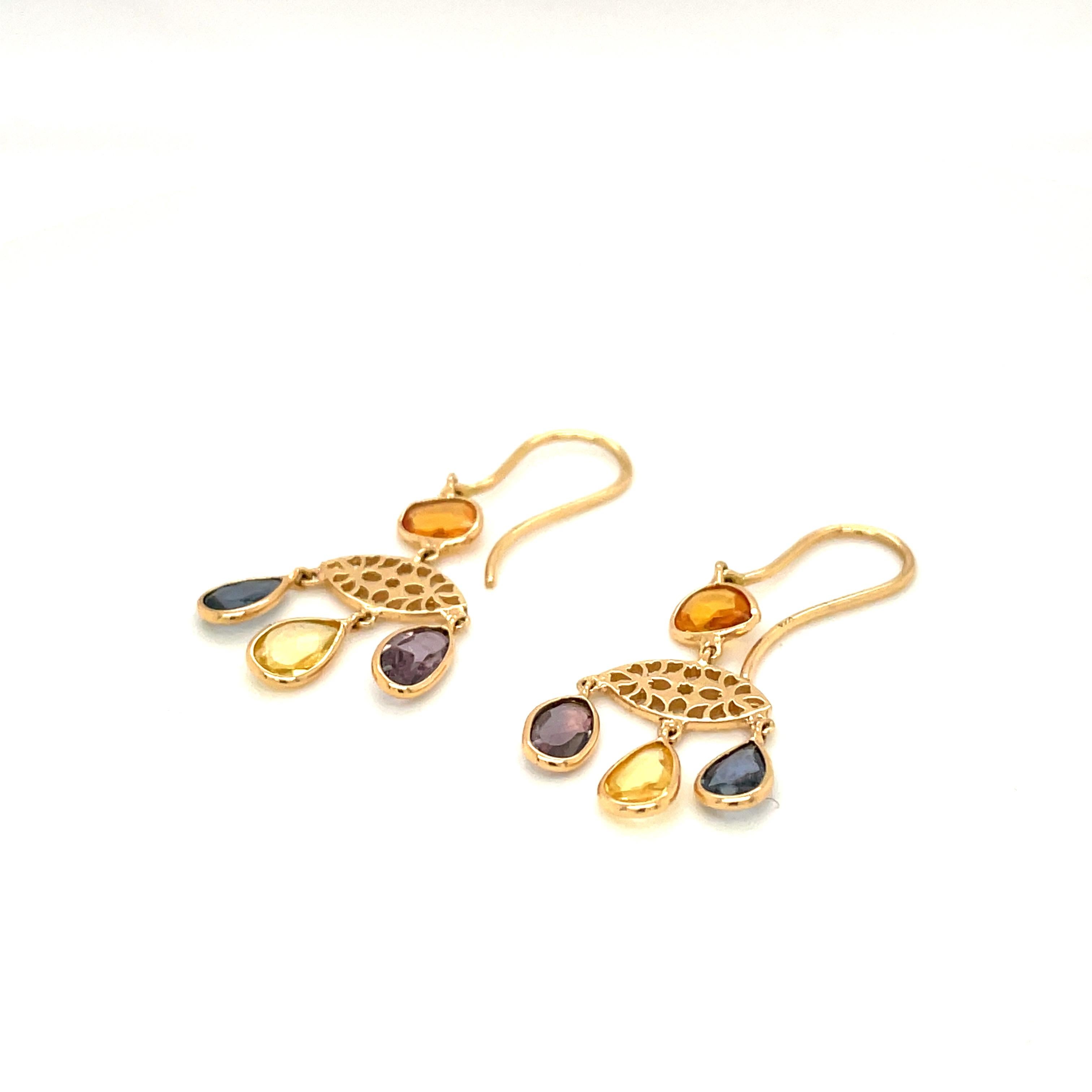 Artisan Nari Fine Jewels Boucles d'oreilles pendantes en saphirs multicolores « Evil Eye » fabriquées à la main   en vente