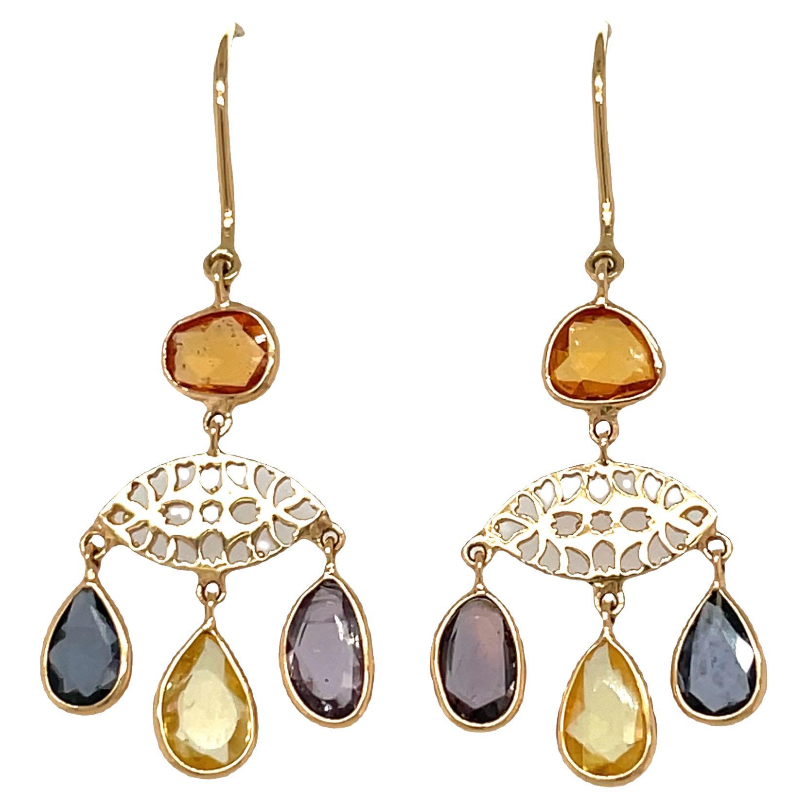 Nari Fine Jewels Boucles d'oreilles pendantes en saphirs multicolores « Evil Eye » fabriquées à la main   en vente